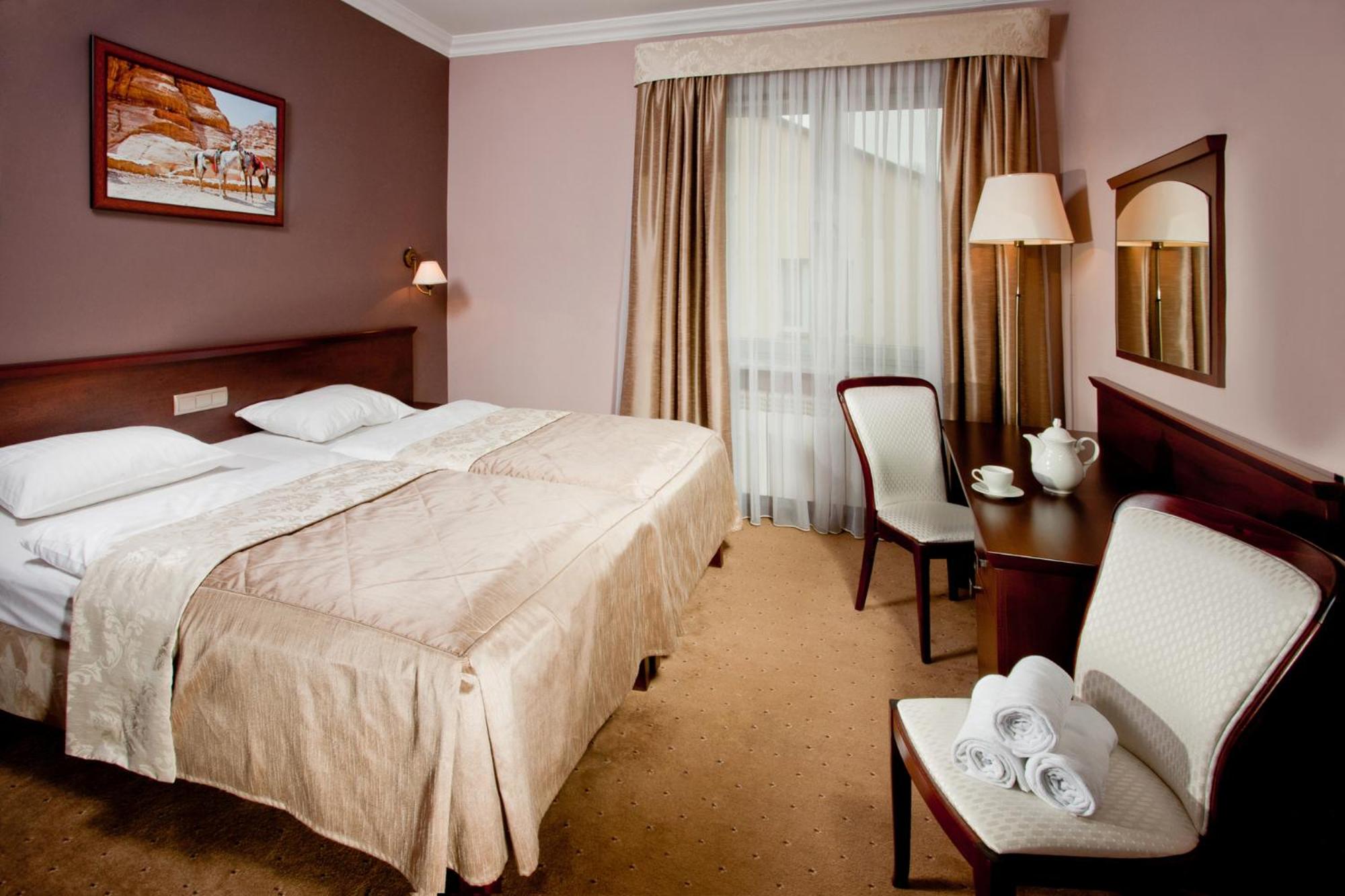 Twin Room - Photo 1