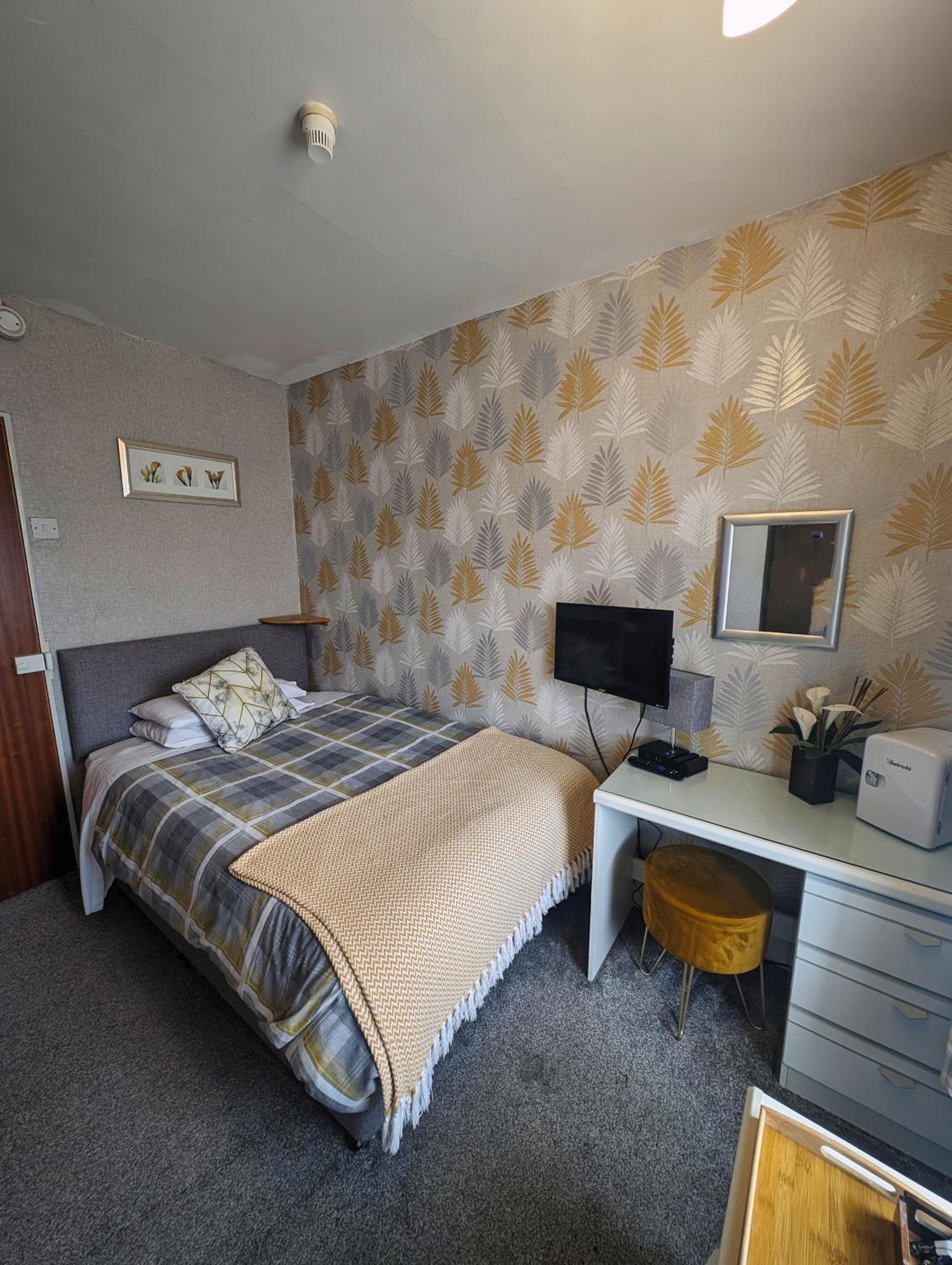 Single Room with Private Bathroom