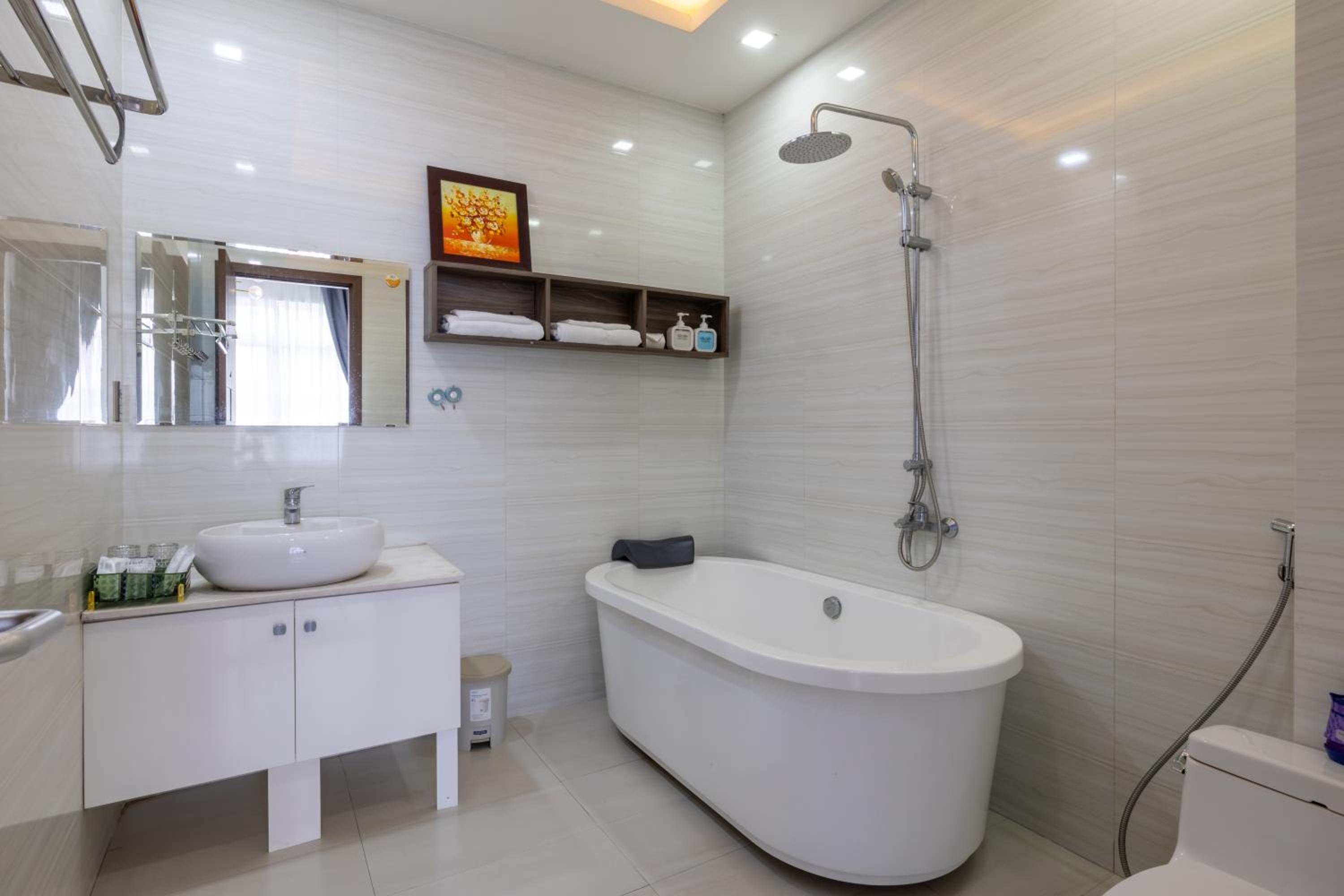Quadruple Room with Balcony photo 3