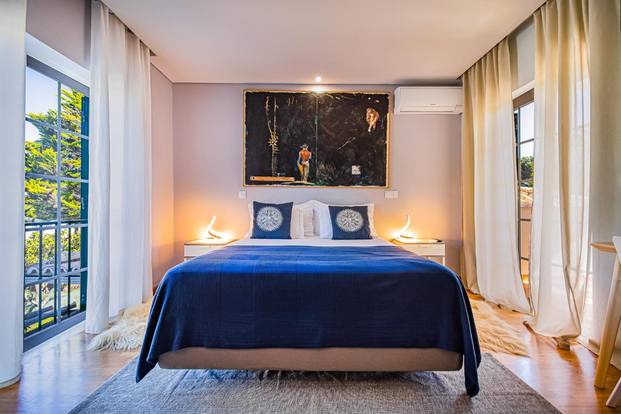 Deluxe Queen Room