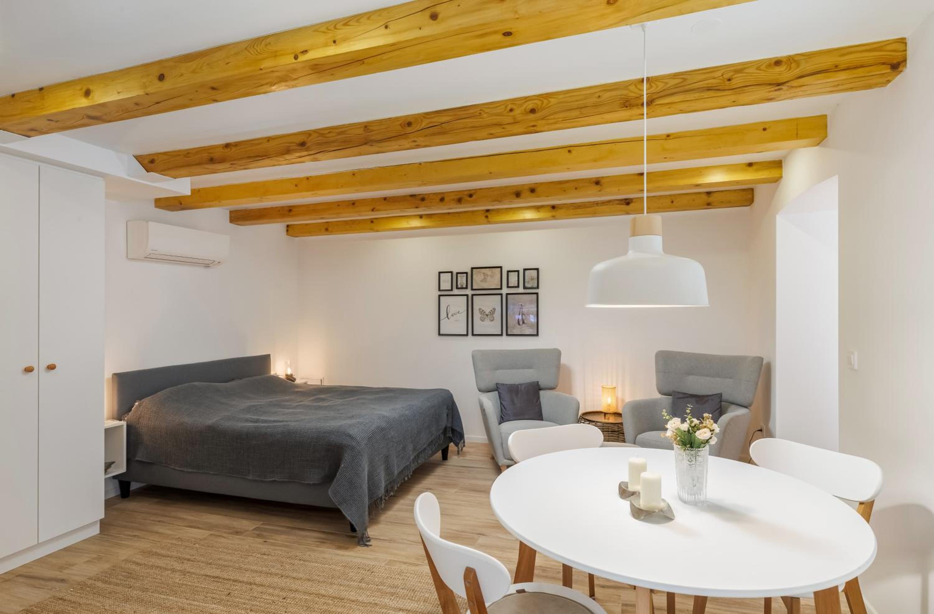 Studio Apartment