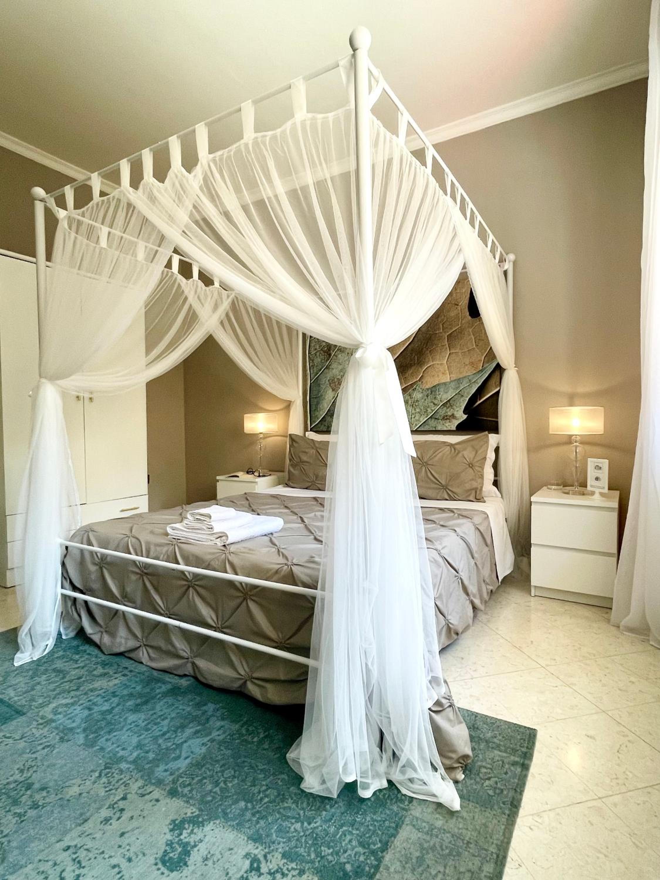 Double Room with Private Bathroom - Photo 6