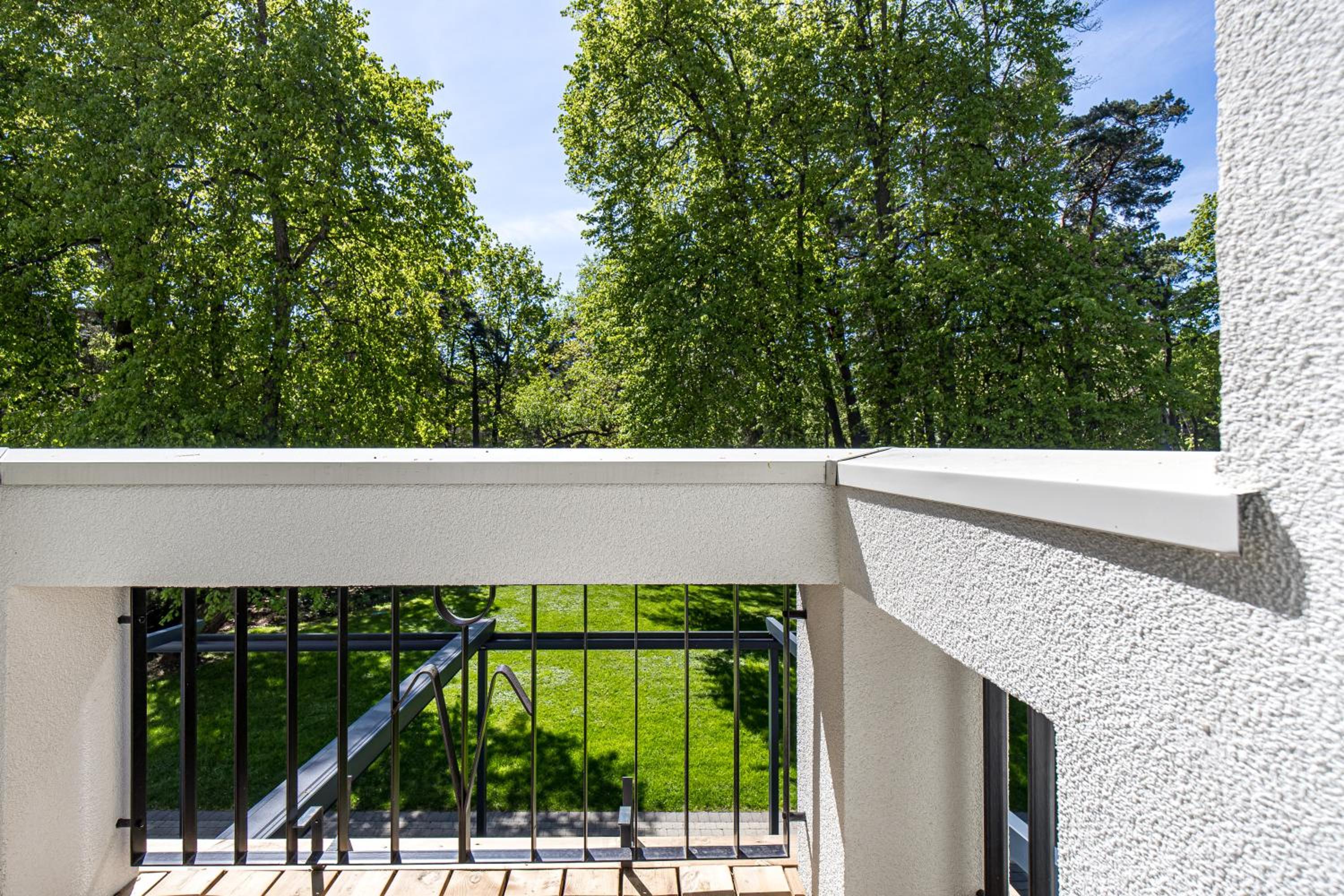 Deluxe Suite with Spa Access - “Vandenis Suites” building - Photo 2