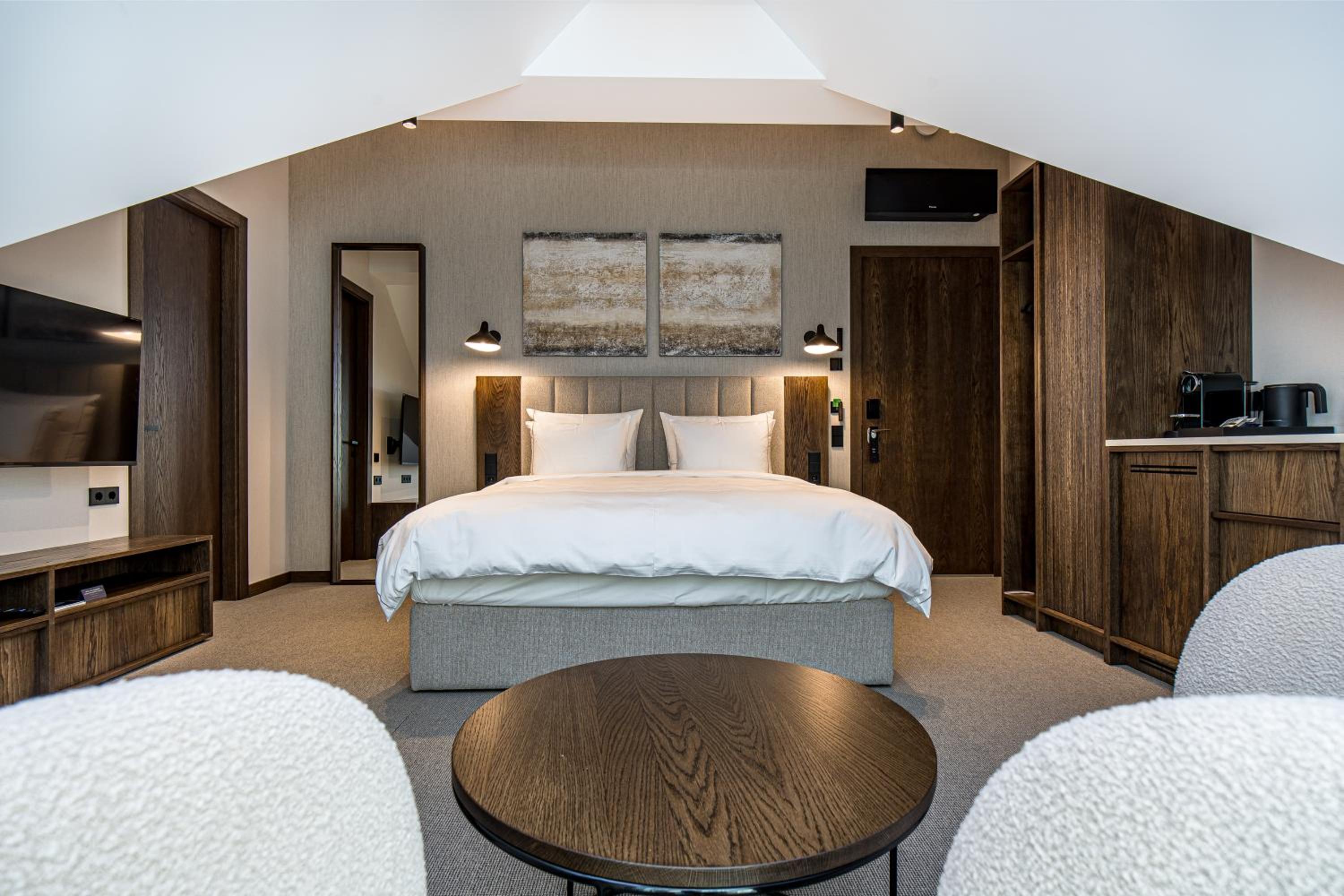 Deluxe Suite with Spa Bath, Spa Access - “Vandenis Suites” building photo 1