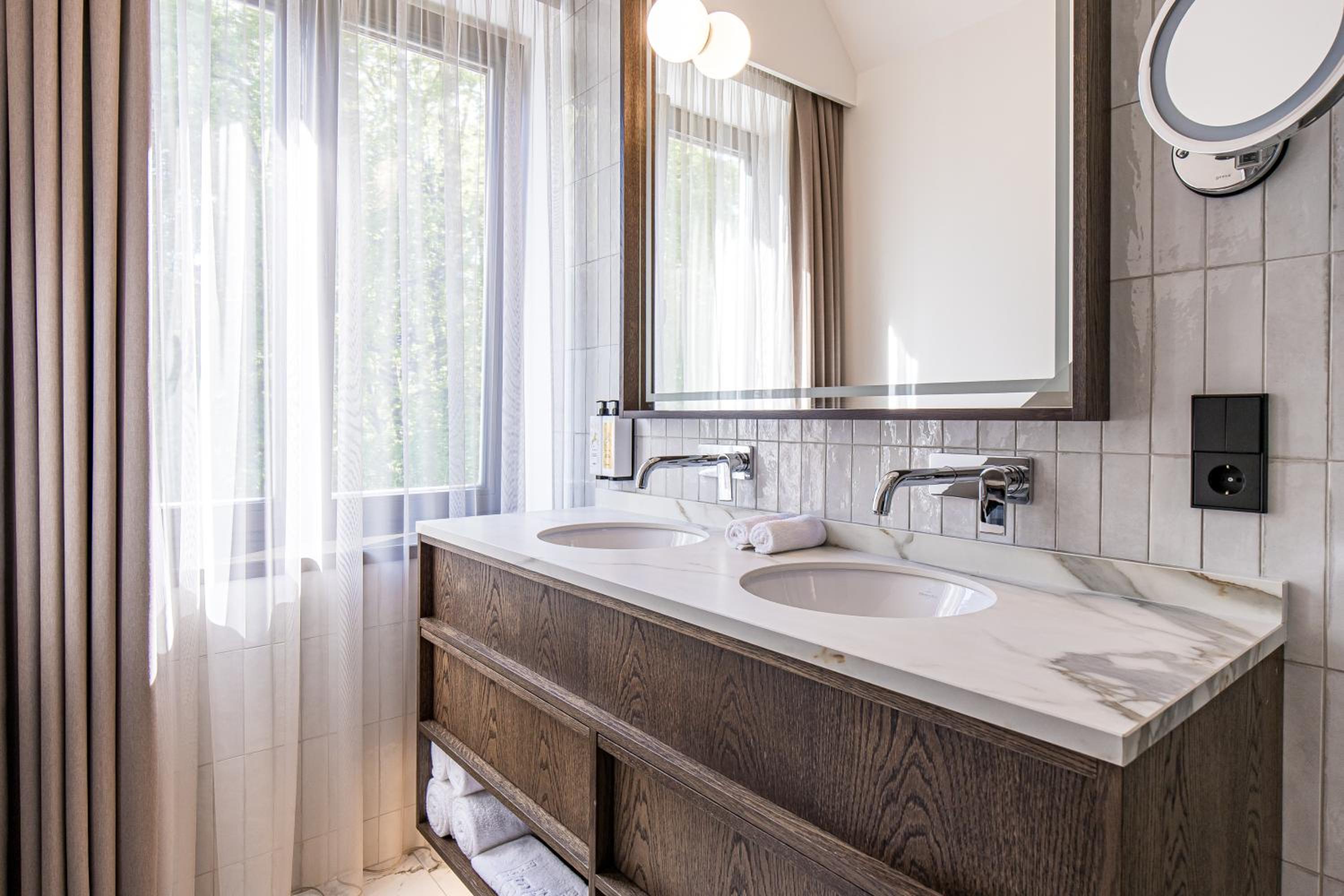 Two-Bedroom Apartment with Spa Access -“Vandenis Suites” building photo 3