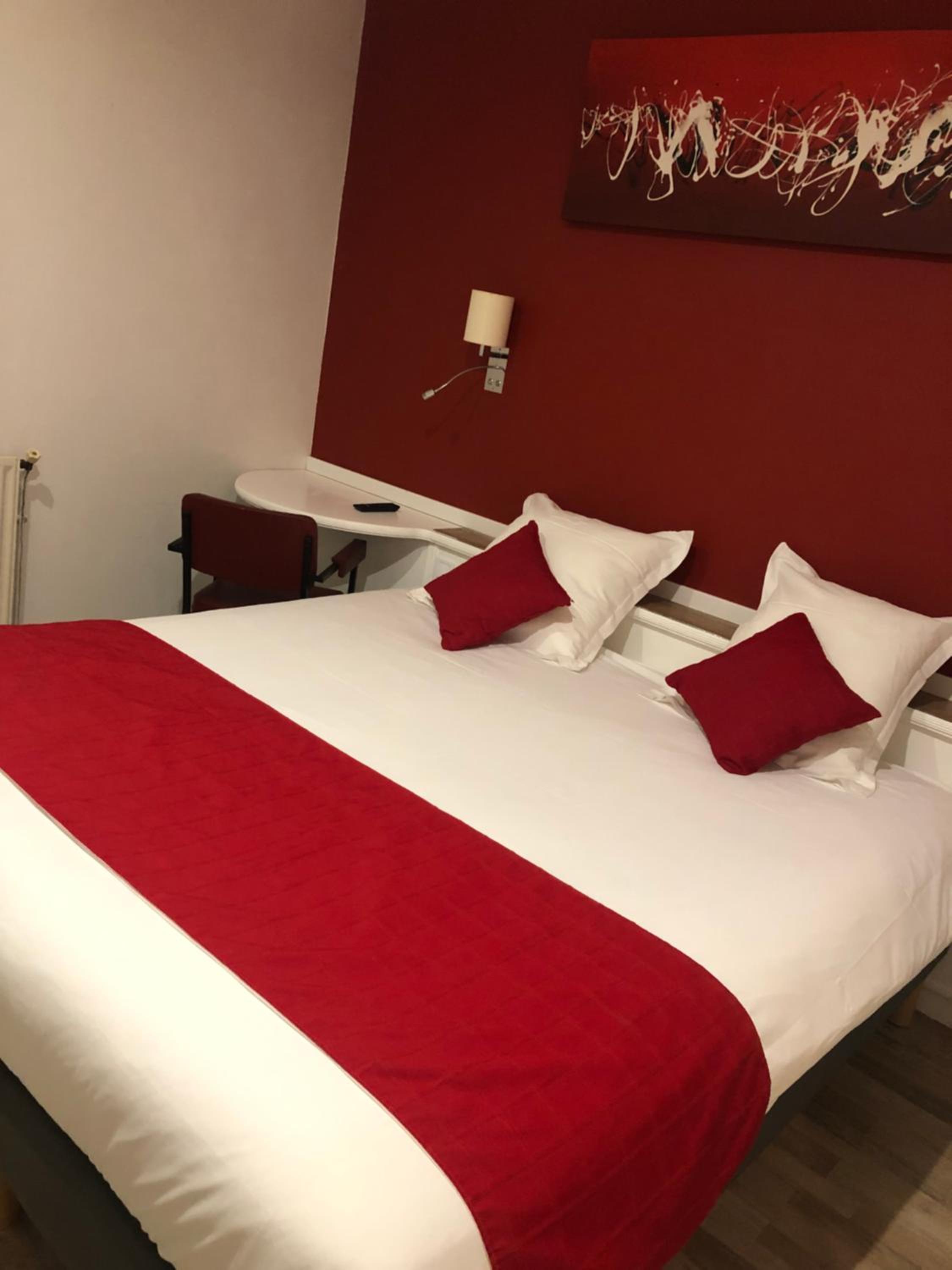 Double or Twin Room with Bathtub