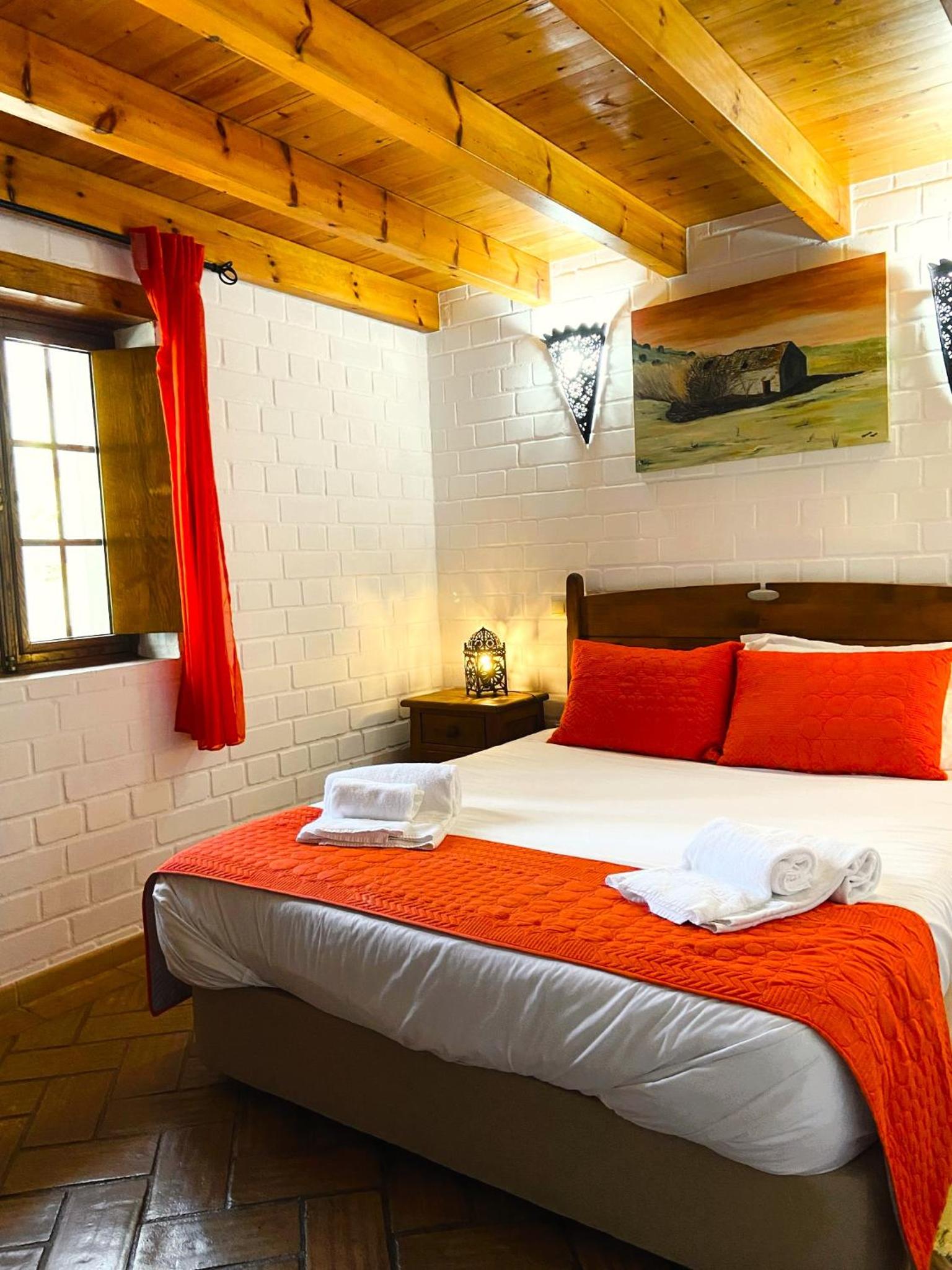One-Bedroom House - Photo 3