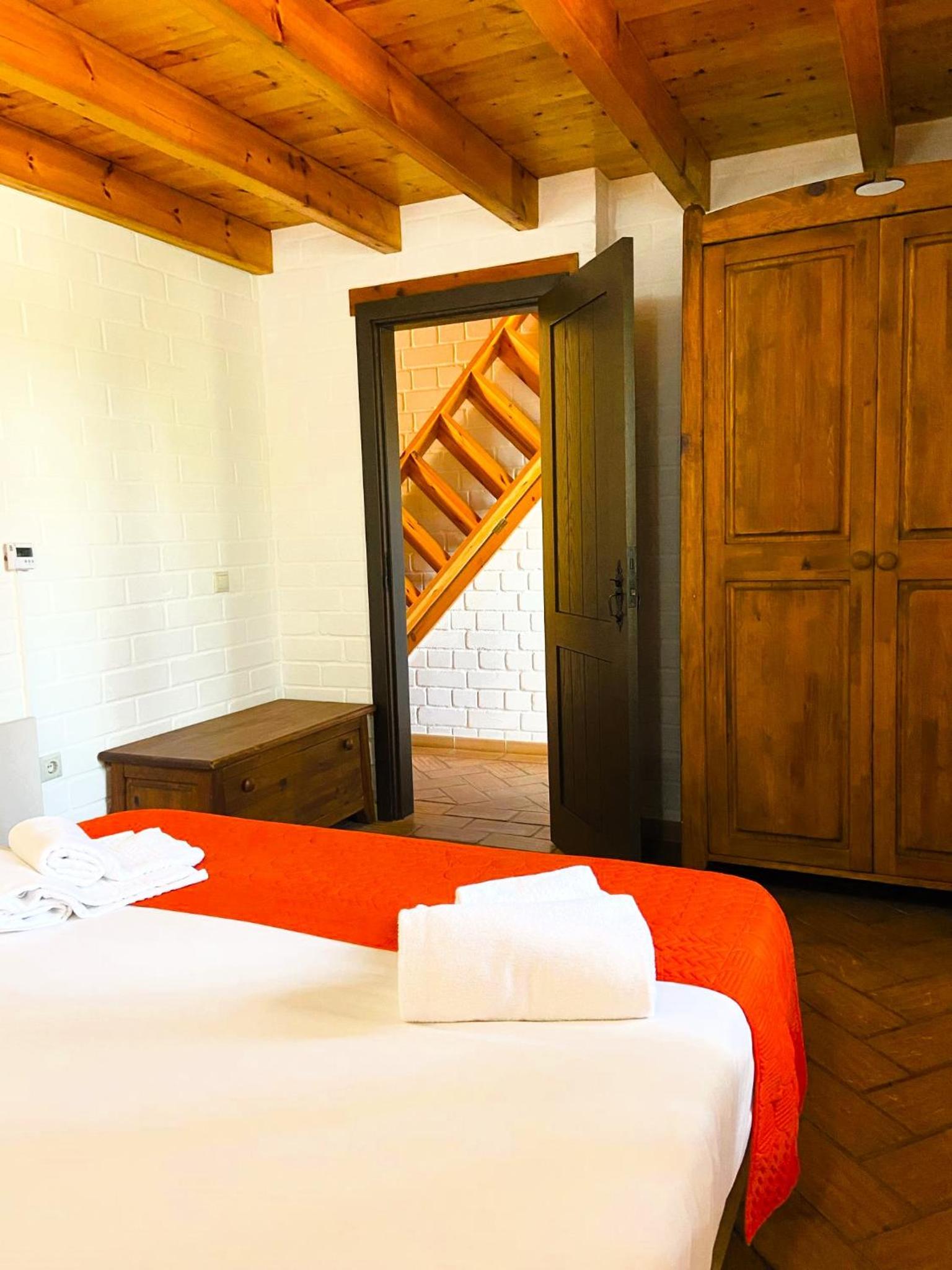 One-Bedroom House - Photo 4