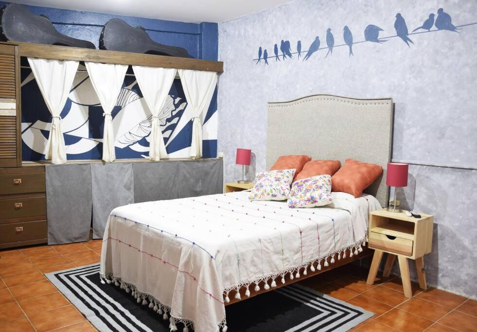 One-Bedroom Apartment - Photo 3