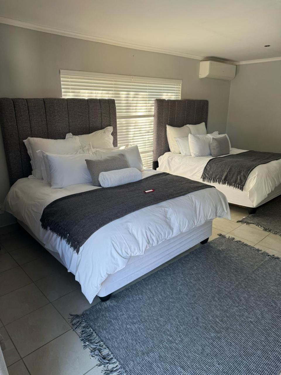 Deluxe Double or Twin Room with Pool View - Photo 6