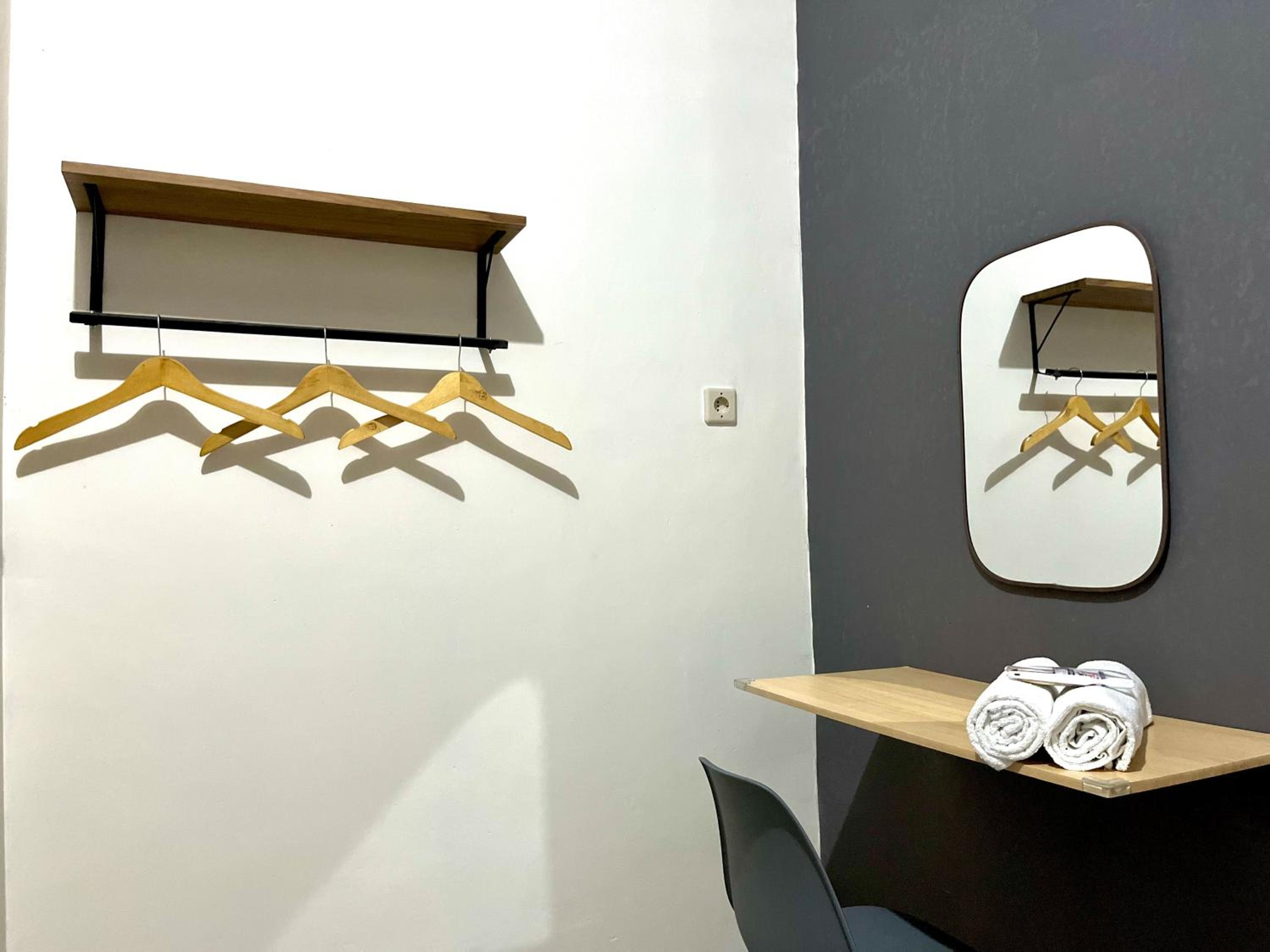 Deluxe Room - Photo 9
