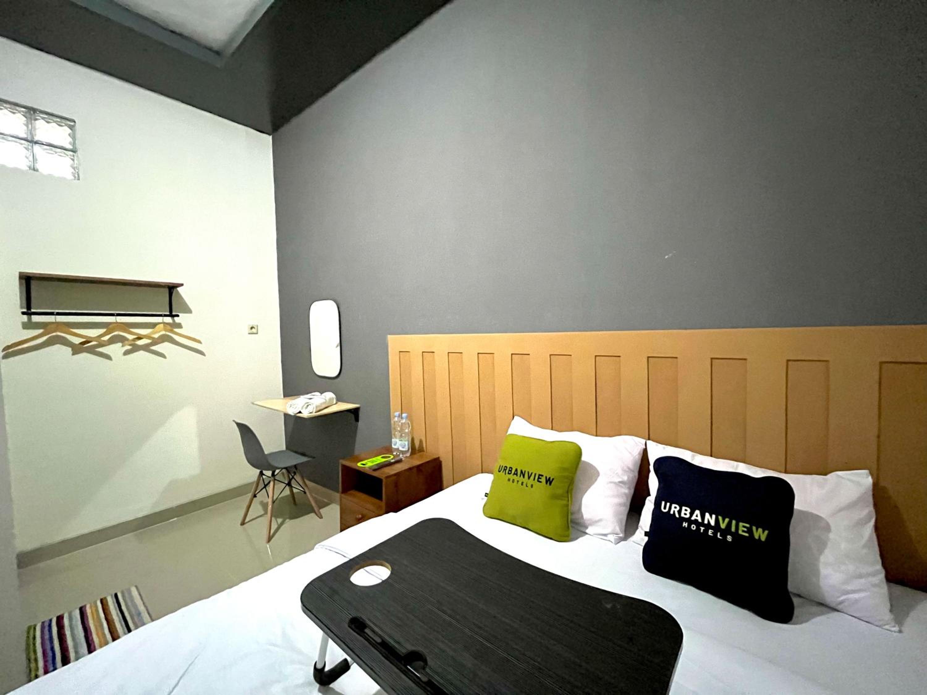 Deluxe Room - Photo 20