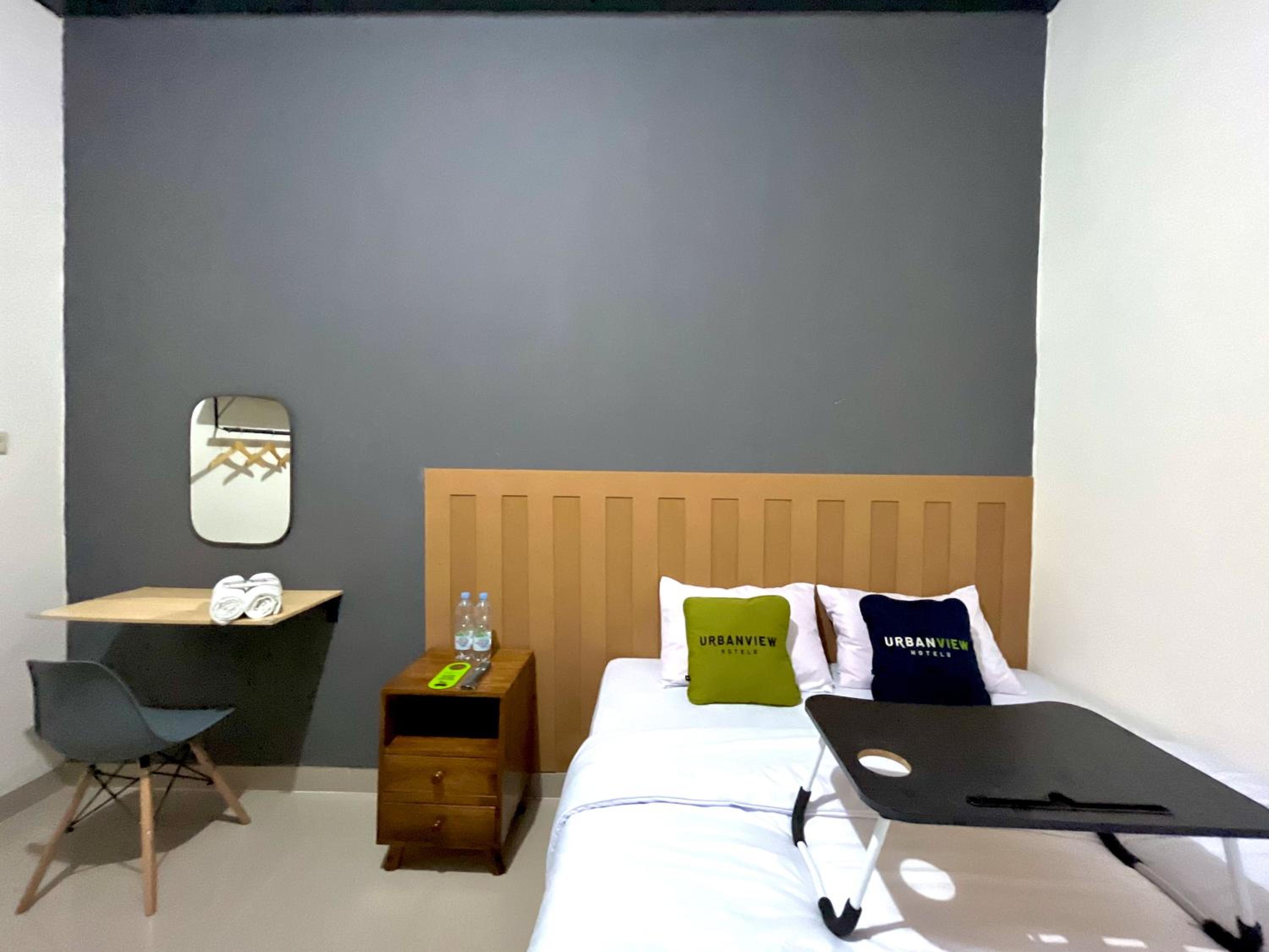 Deluxe Room - Photo 13