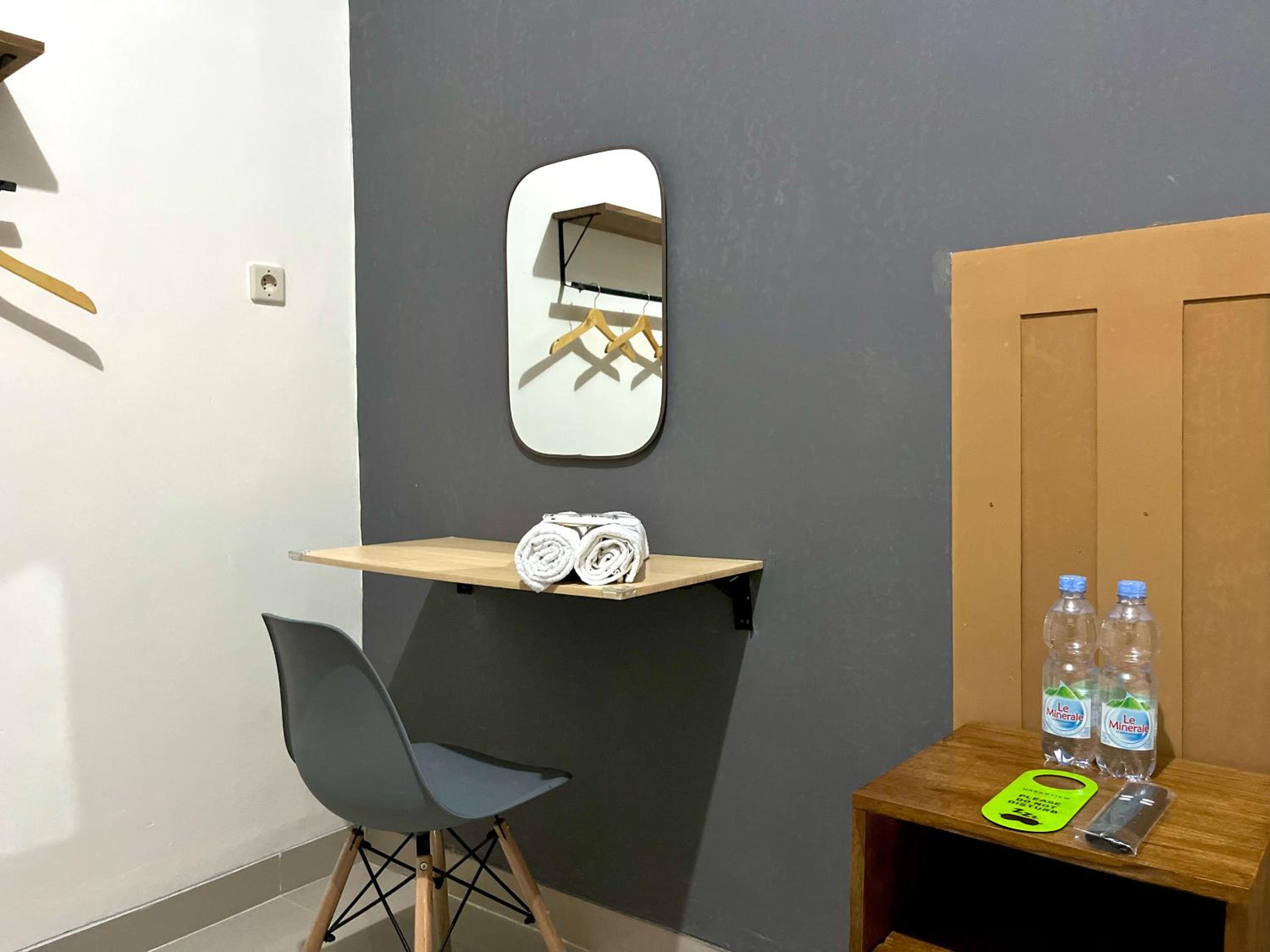 Deluxe Room - Photo 12