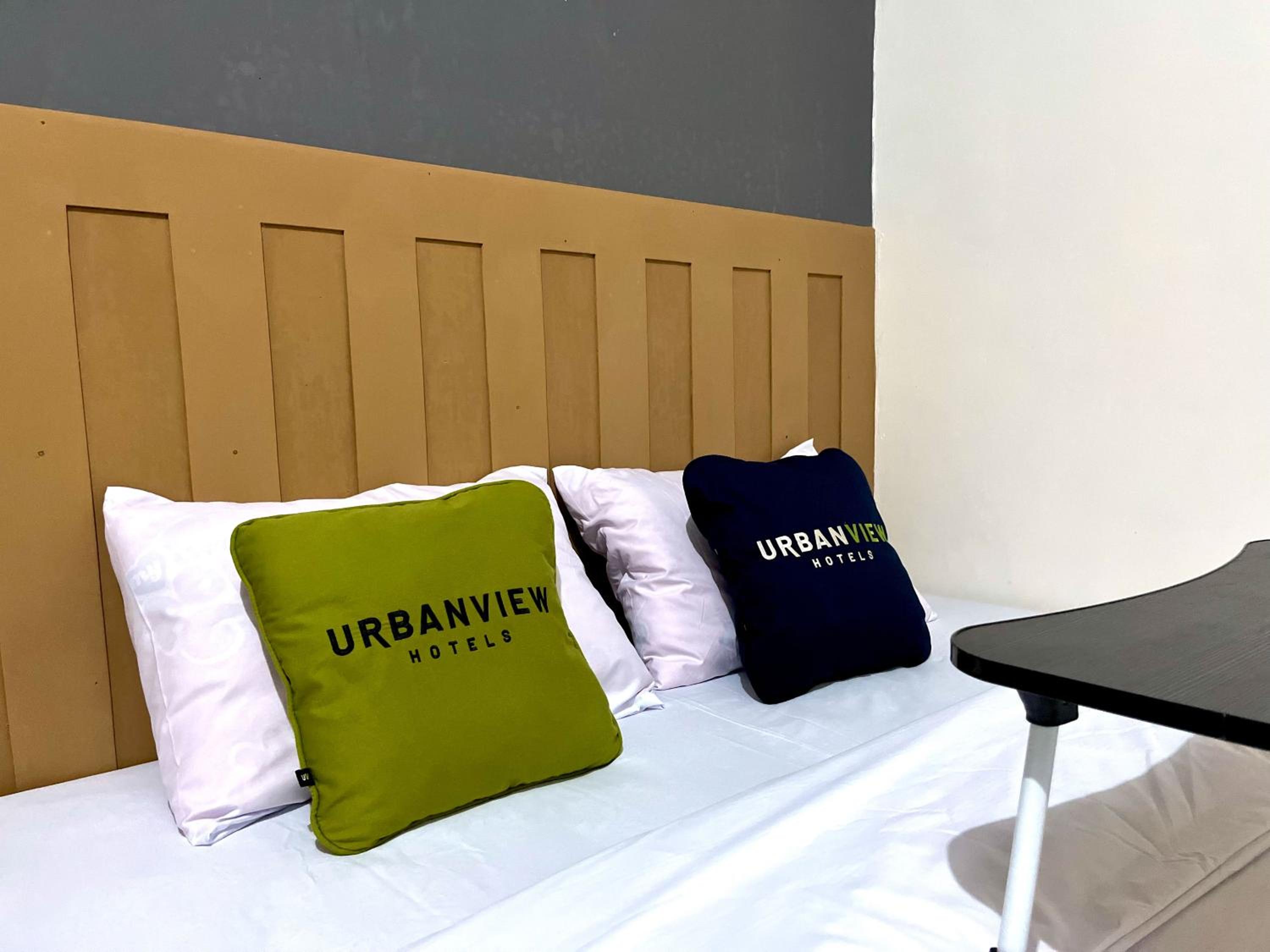 Deluxe Room - Photo 19