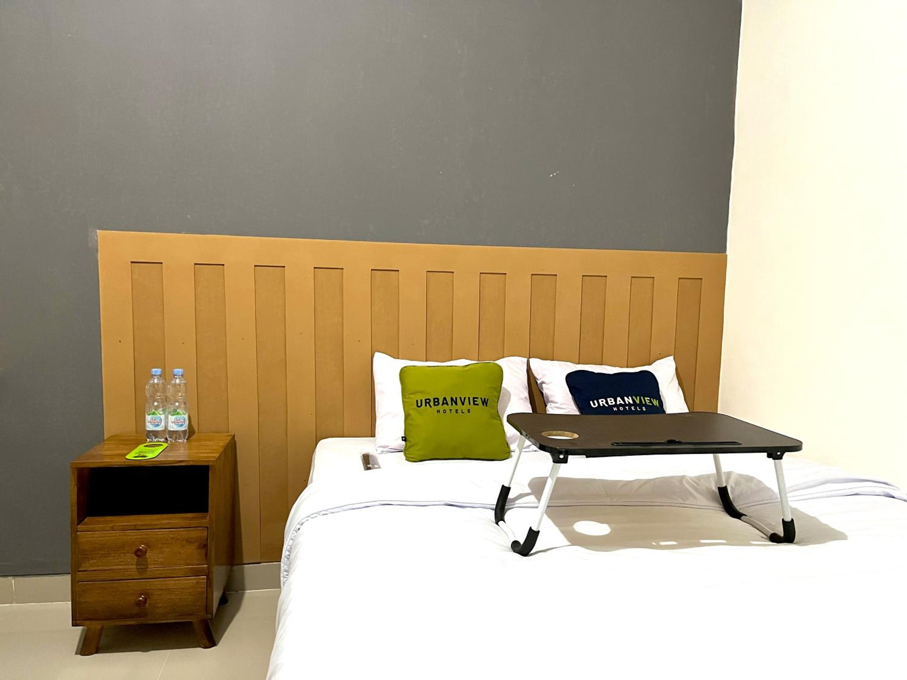 Deluxe Room - Photo 16
