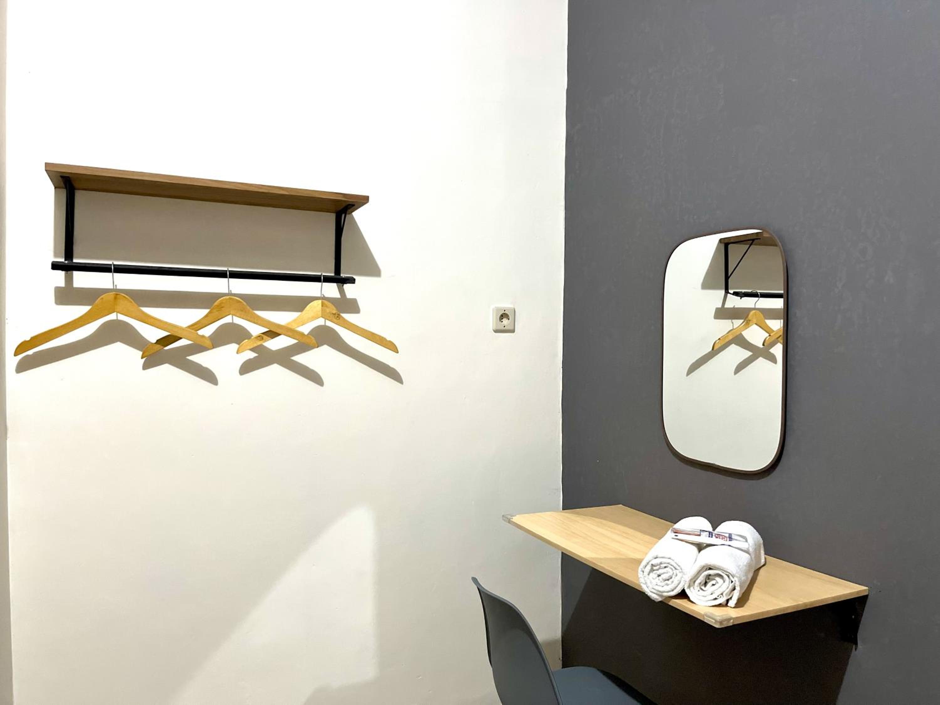 Deluxe Room - Photo 15