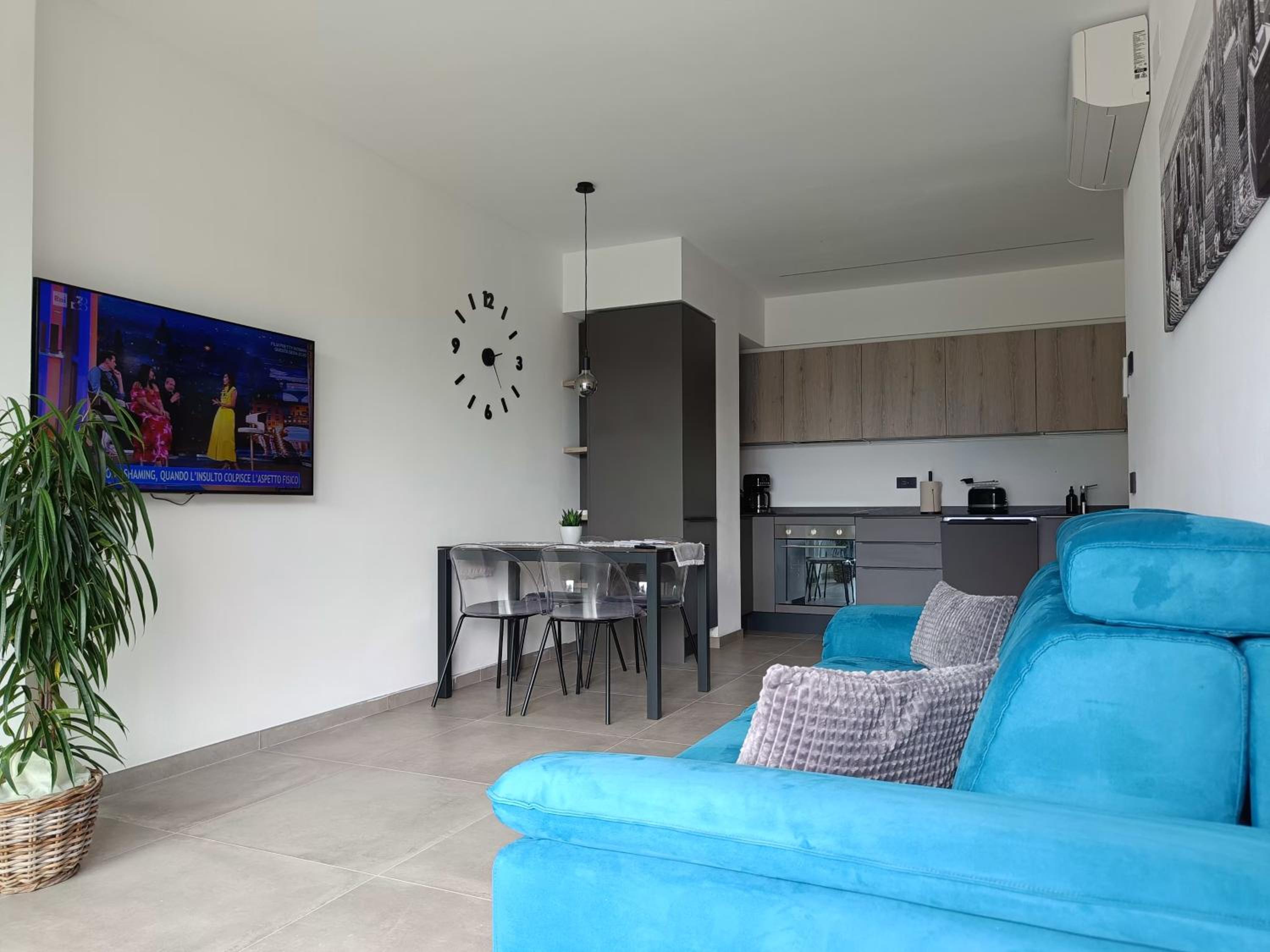 One-Bedroom Apartment with Terrace