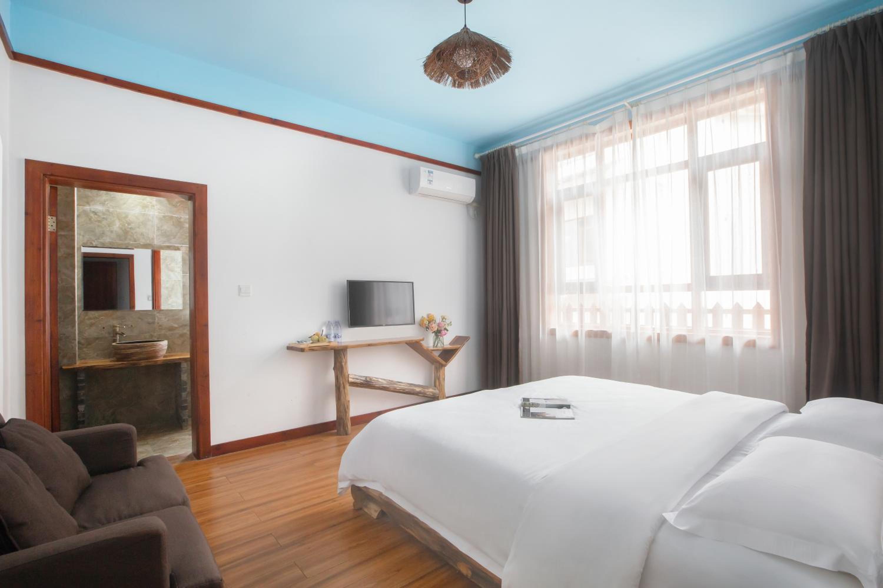 Double Room with Private Bathroom photo 2
