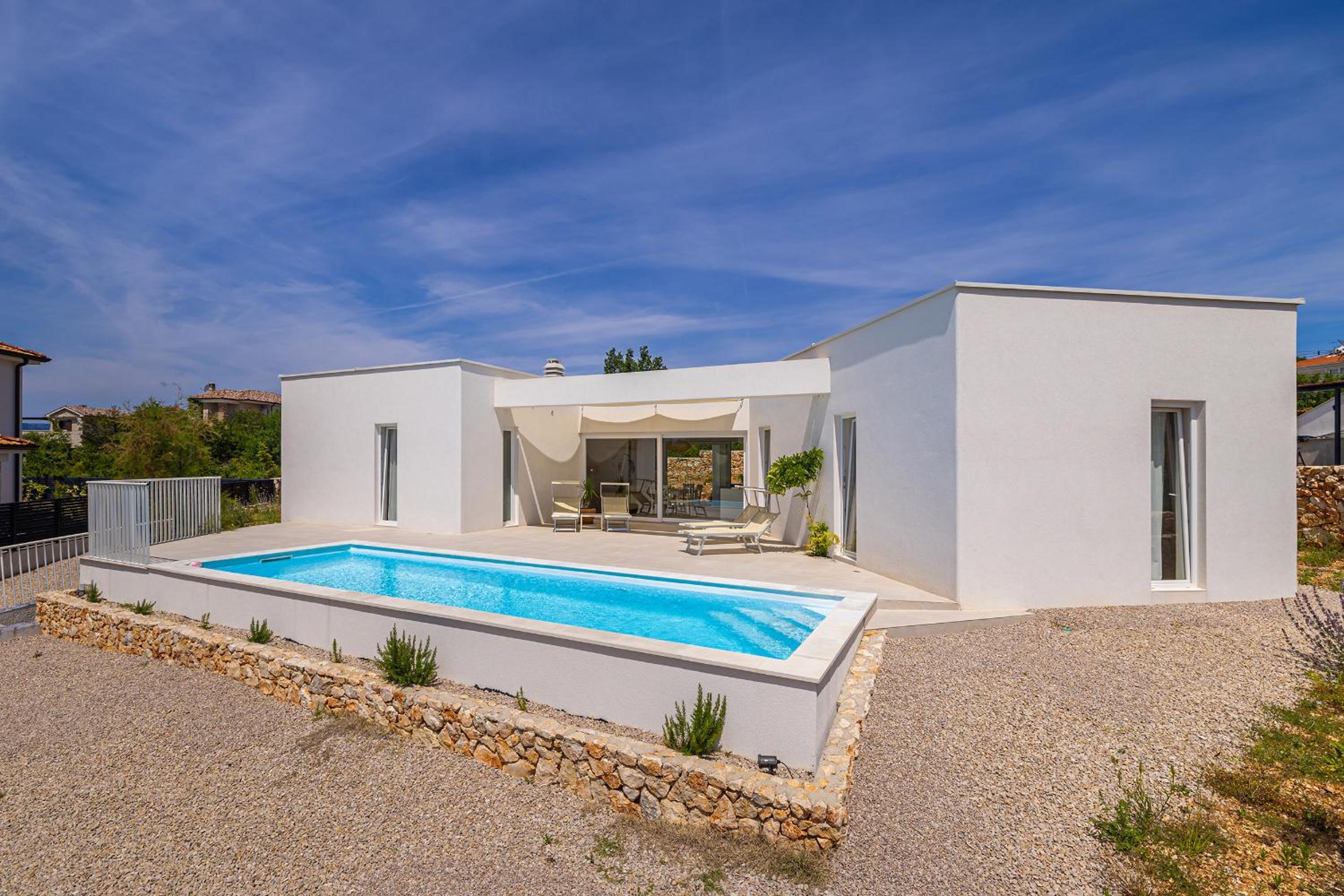 Three-Bedroom Villa photo 3