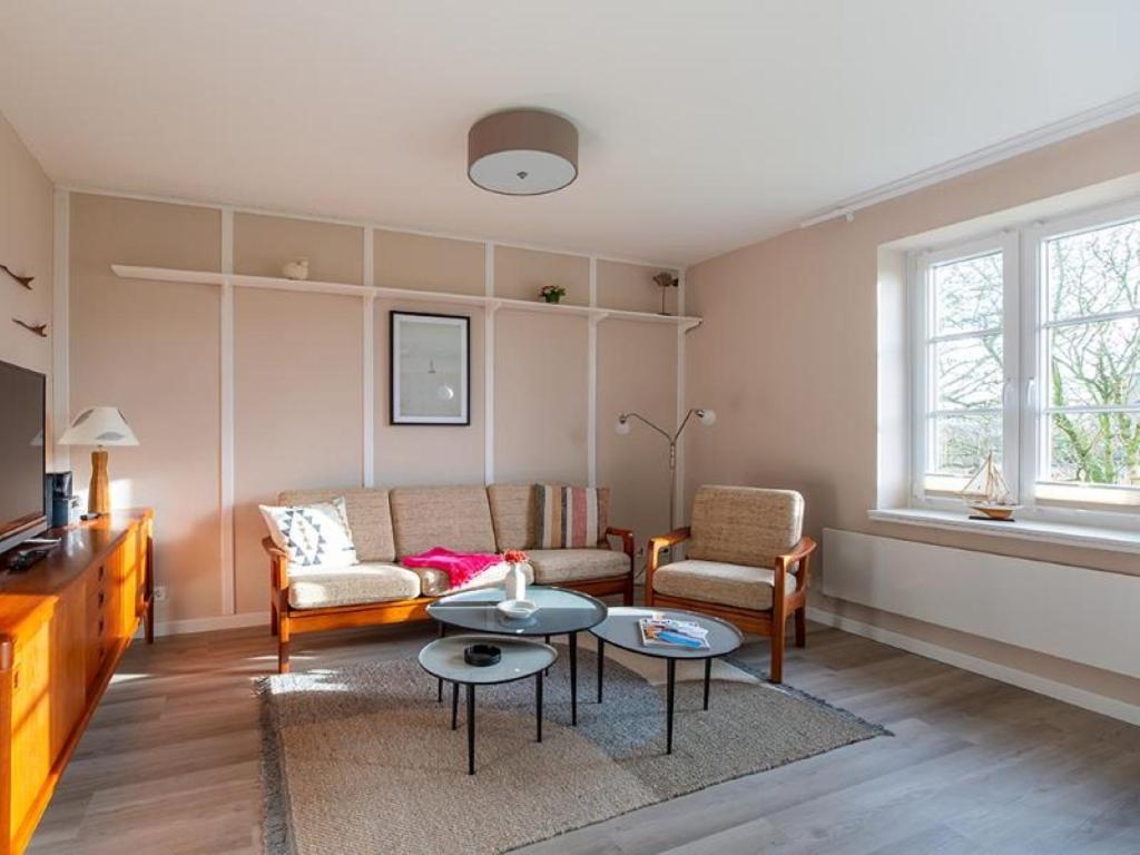One-Bedroom Apartment with Garden