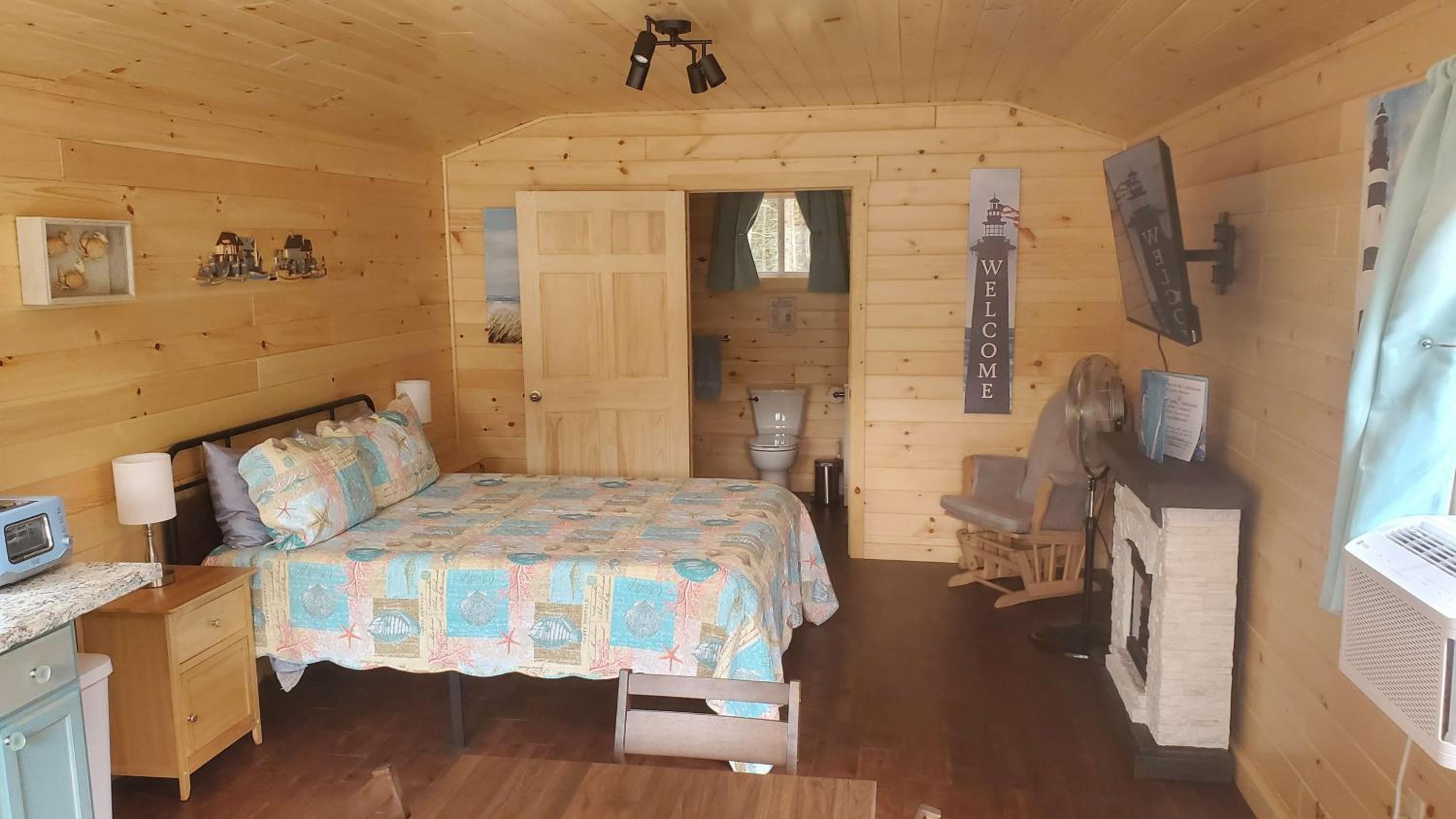 Standard Queen Room