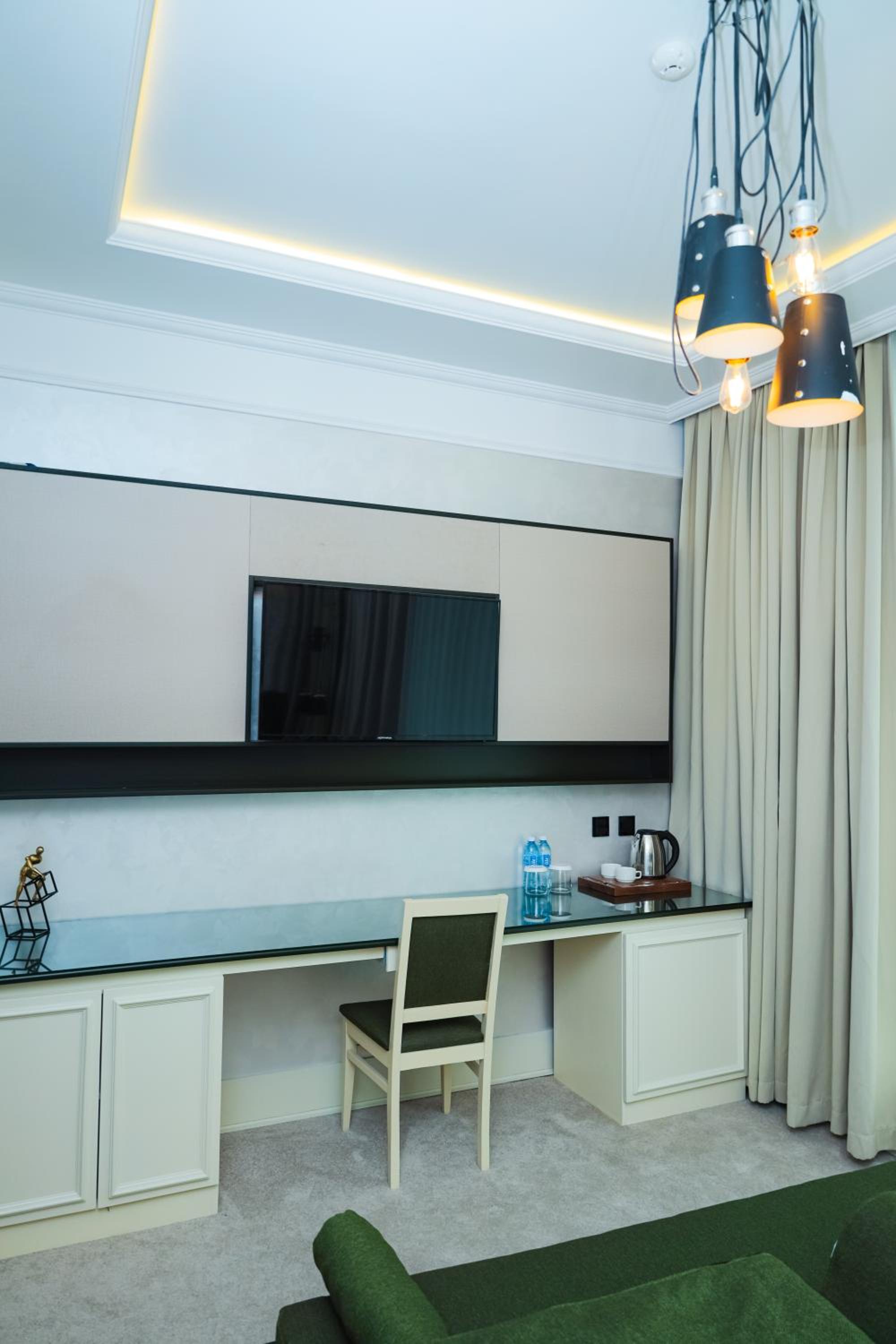 Superior Deluxe Double or Twin Room  photo 3