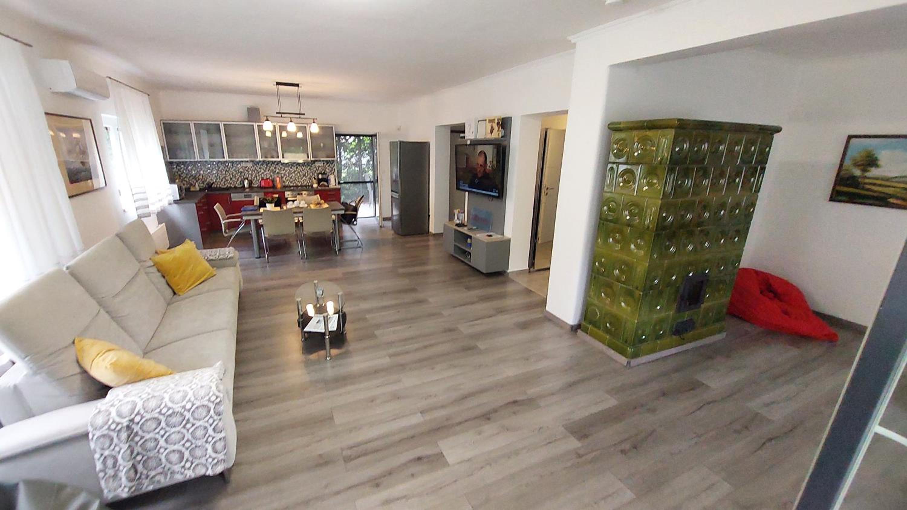 Four-Bedroom Vacation Home photo 1