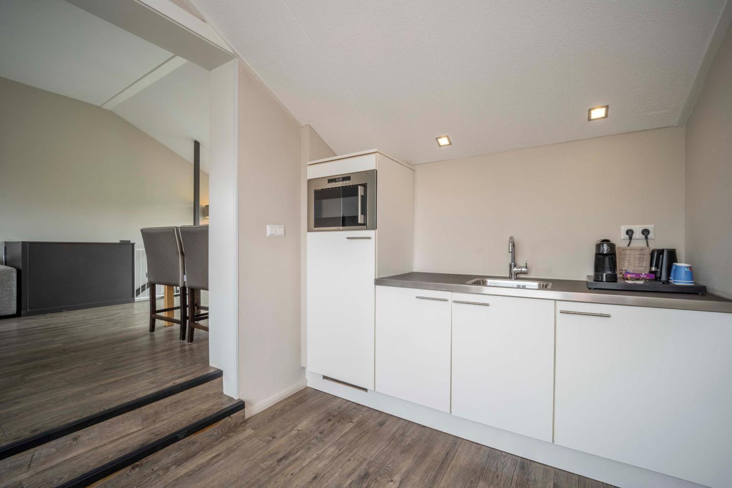 Suite - Photo 7