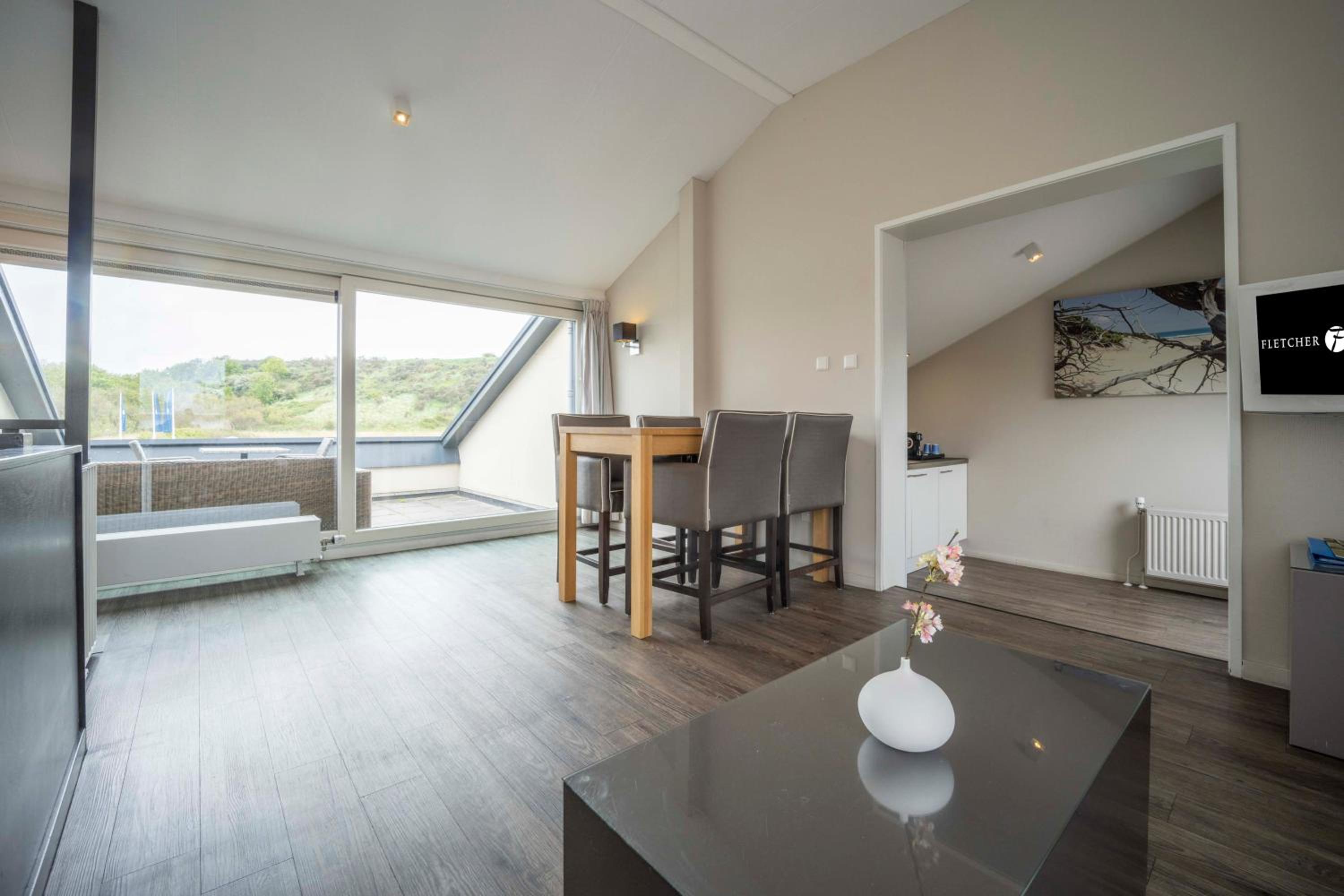 Suite - Photo 4