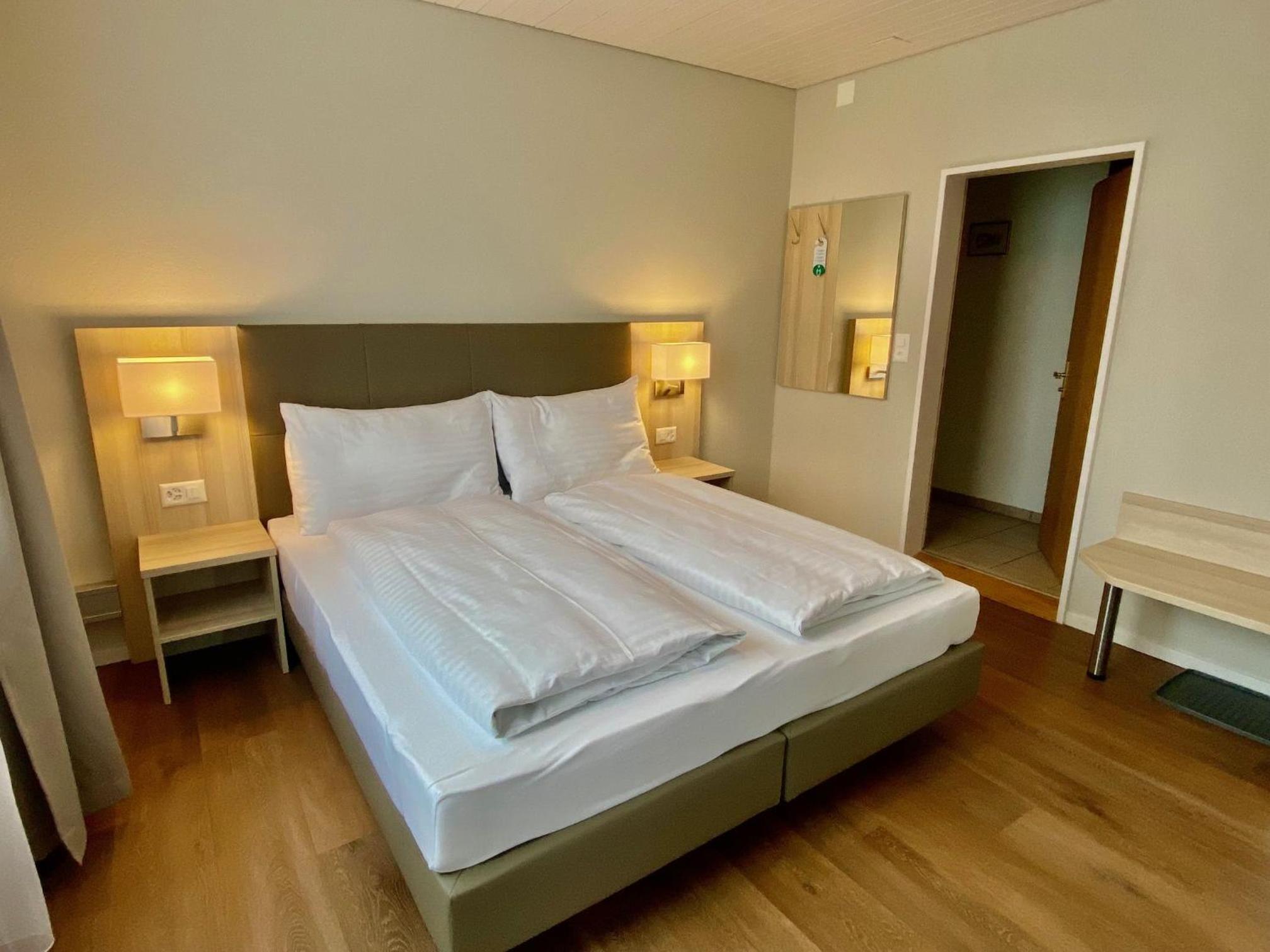 Double Room - Photo 10