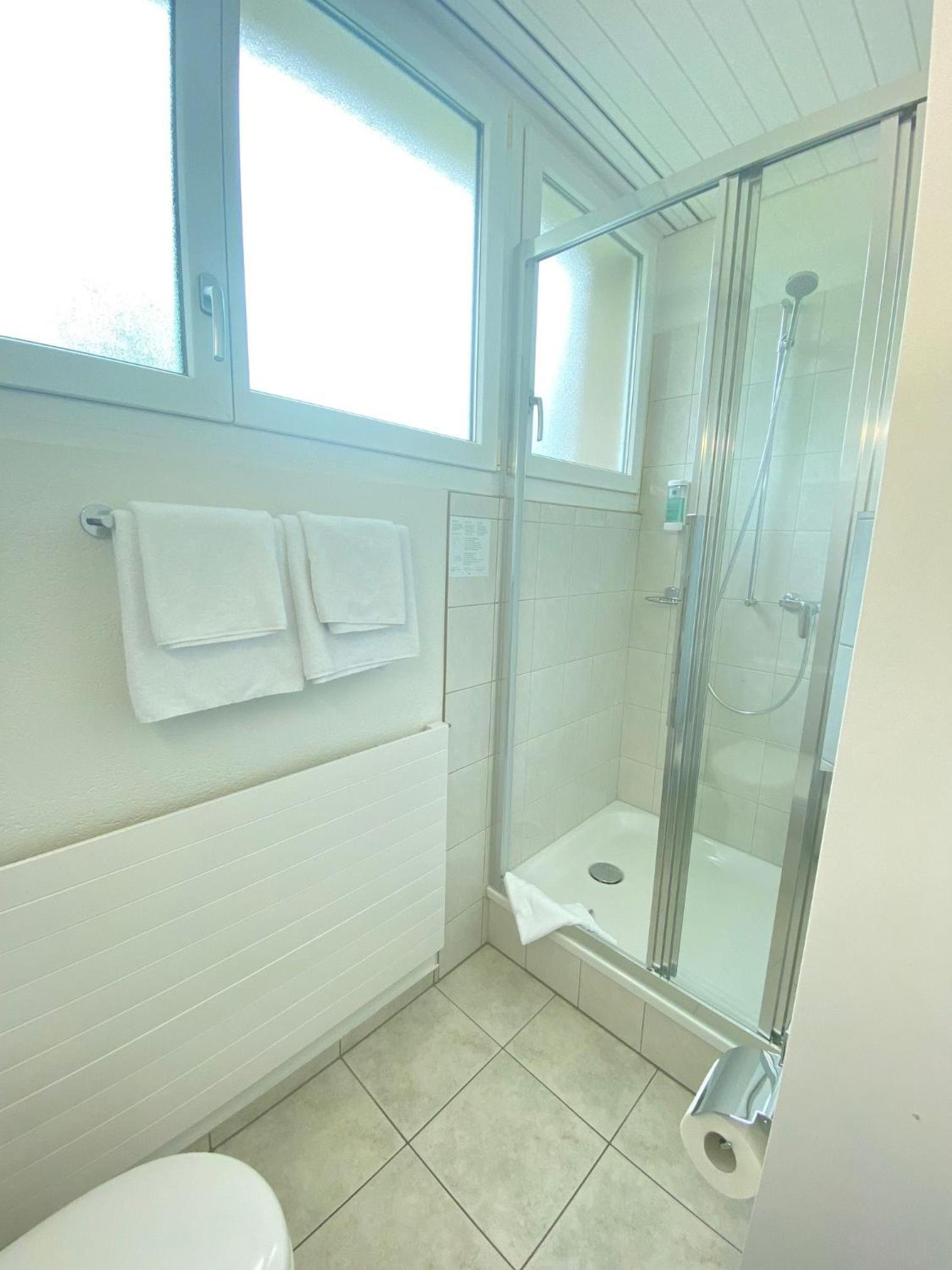 Double Room - Photo 12