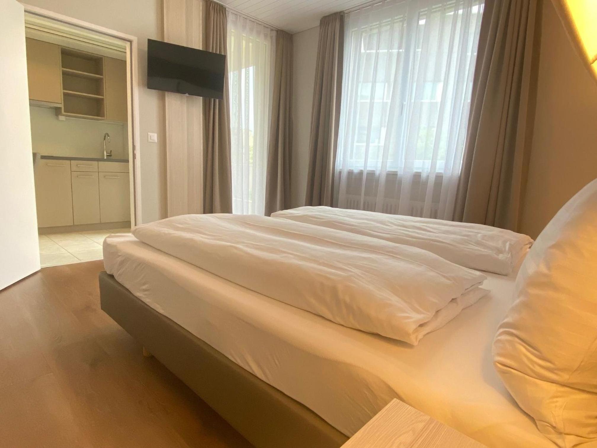 Double Room - Photo 11
