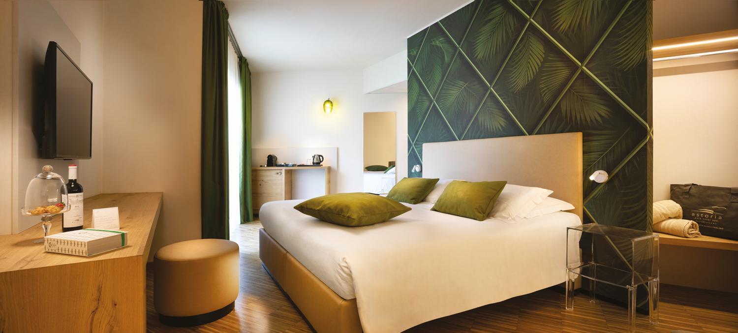 Junior Suite with Park View - Photo 4