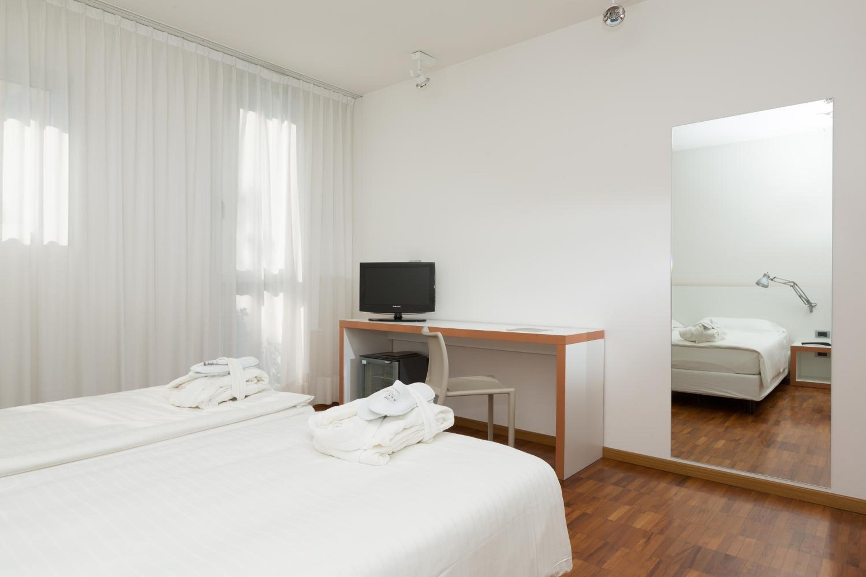 Double or Twin Room - Annex - Photo 3