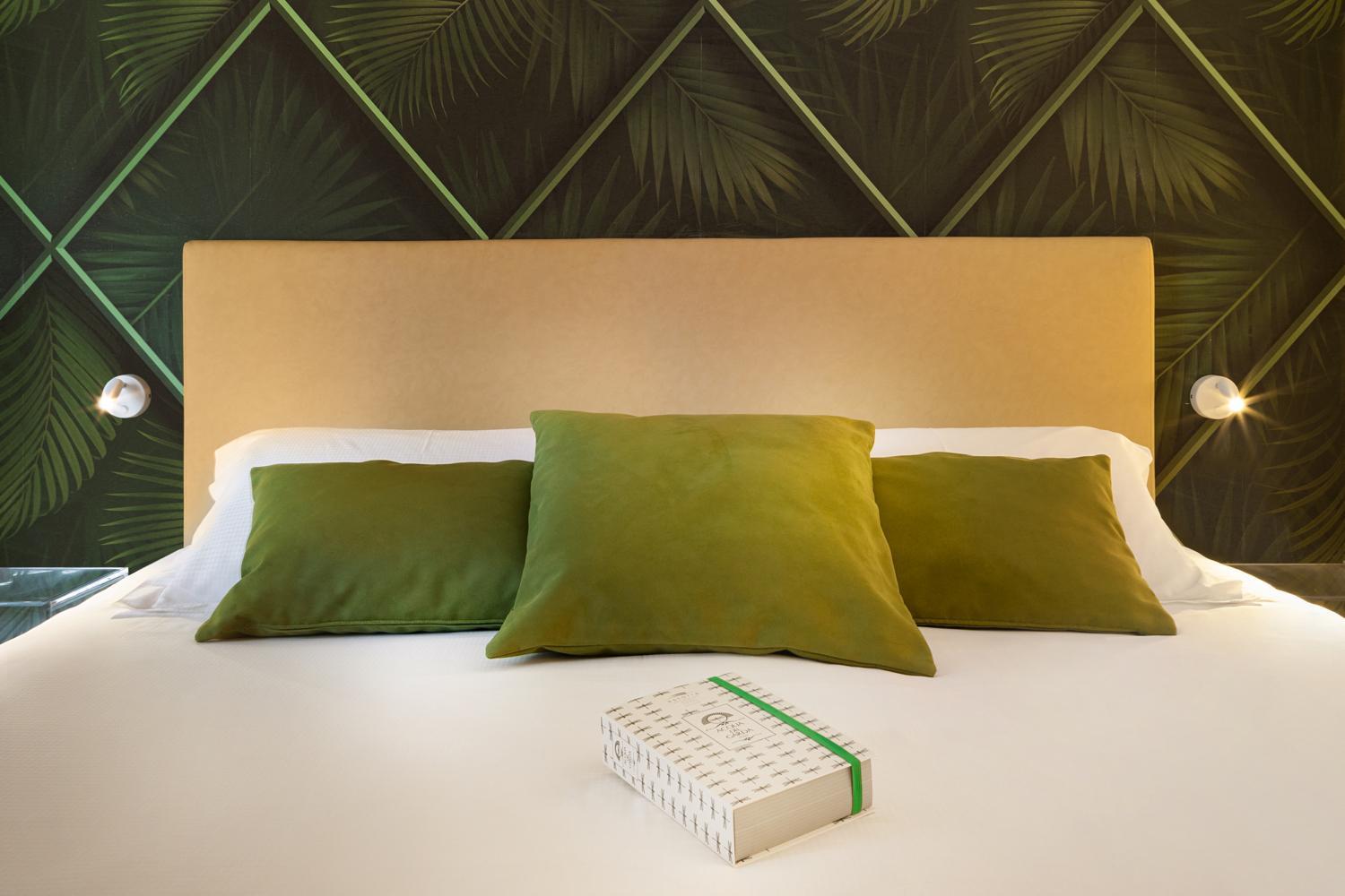 Junior Suite with Park View - Photo 3