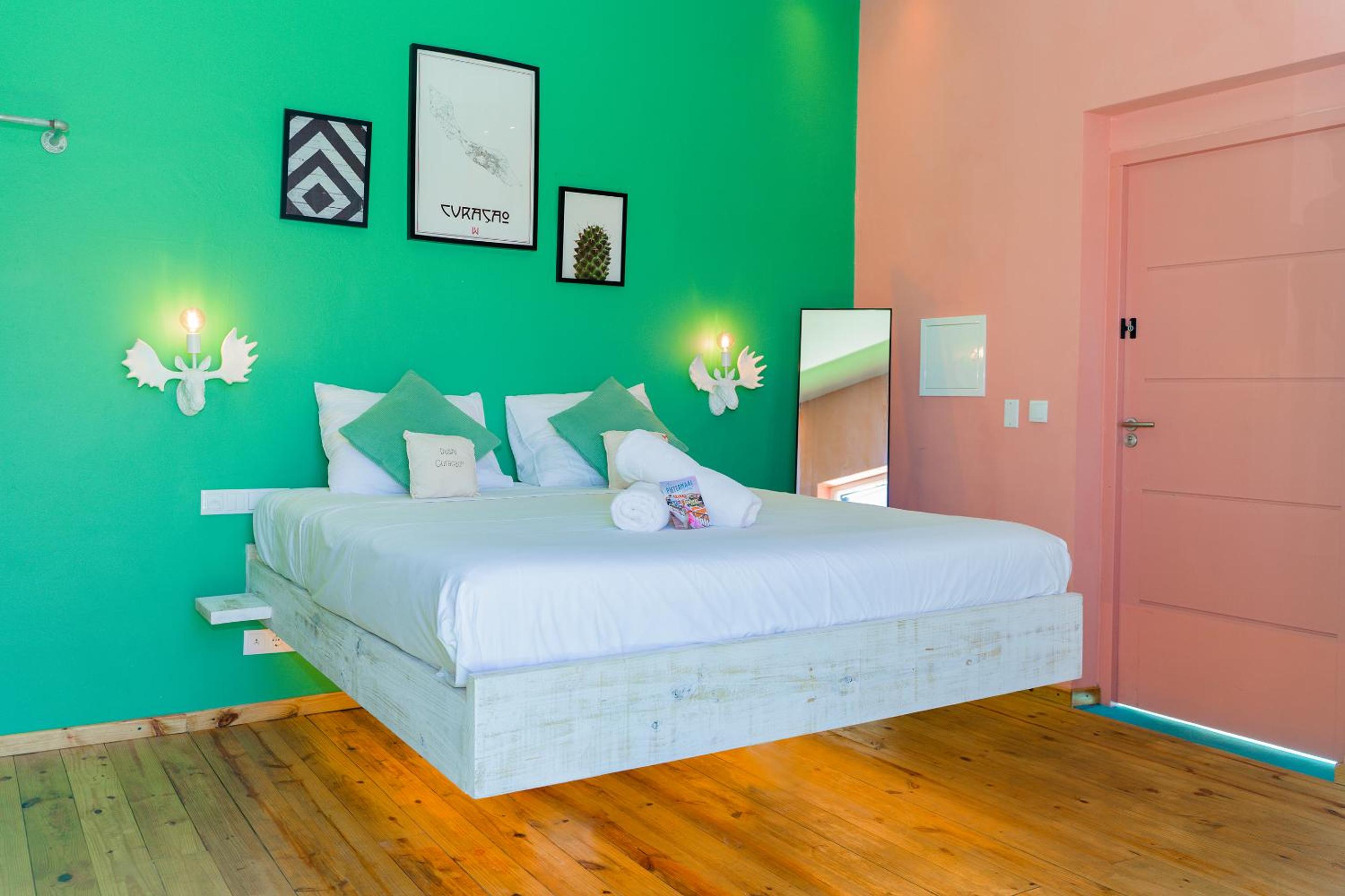 Deluxe King Room - Photo 1