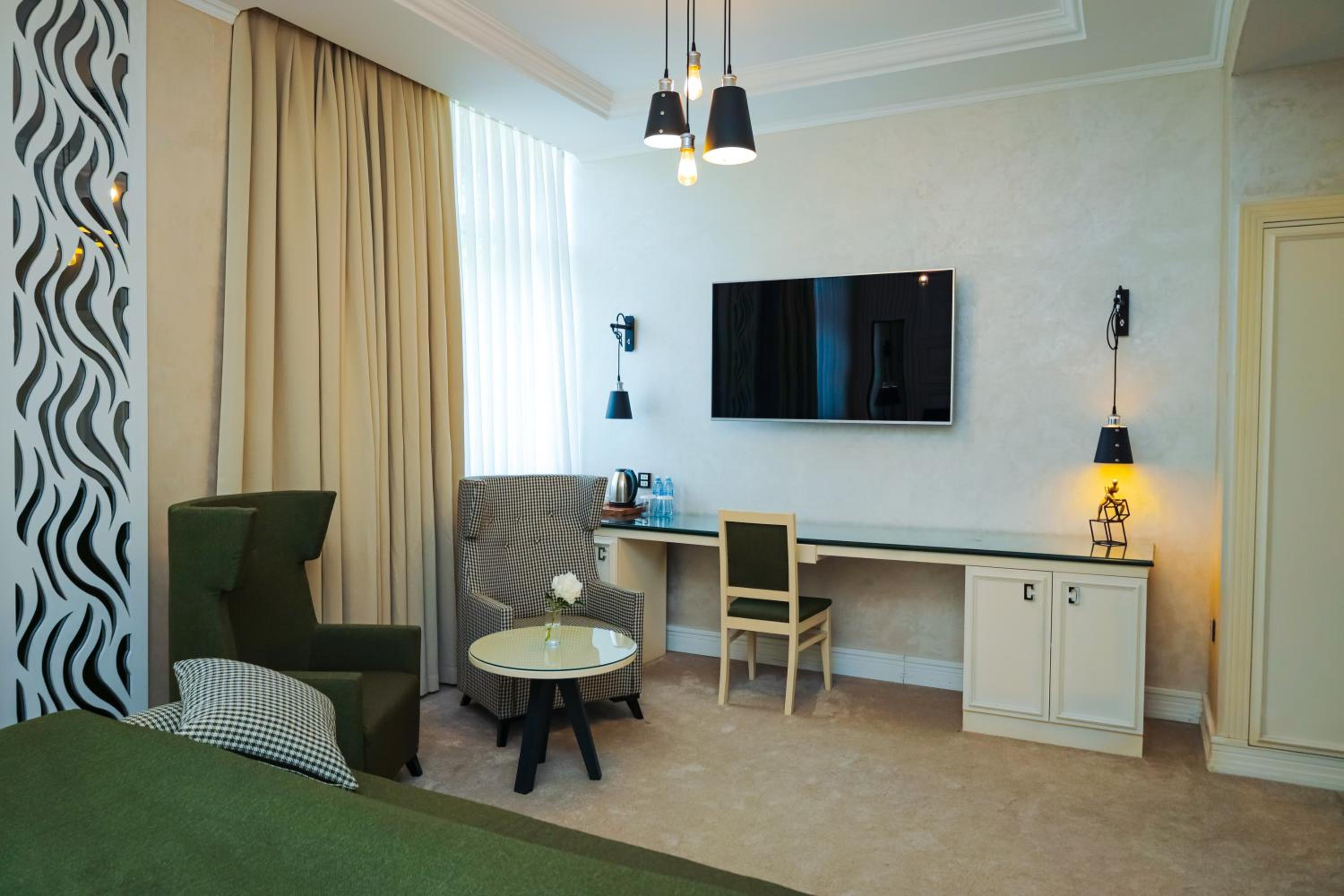 Superior Deluxe Double or Twin Room  photo 2