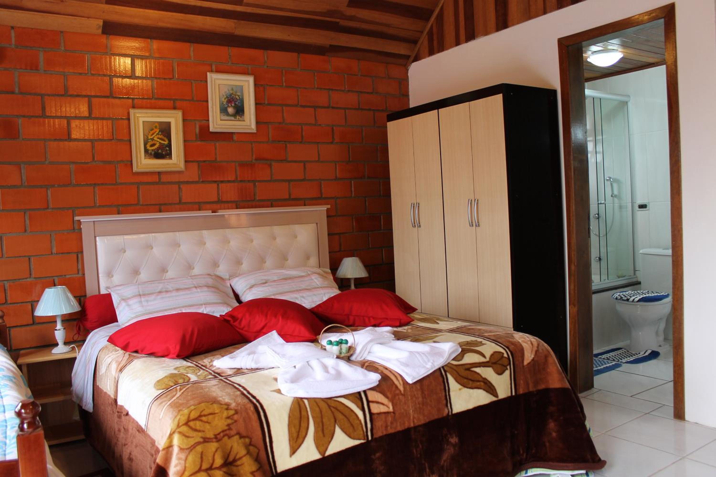 Deluxe Suite with Spa Bath