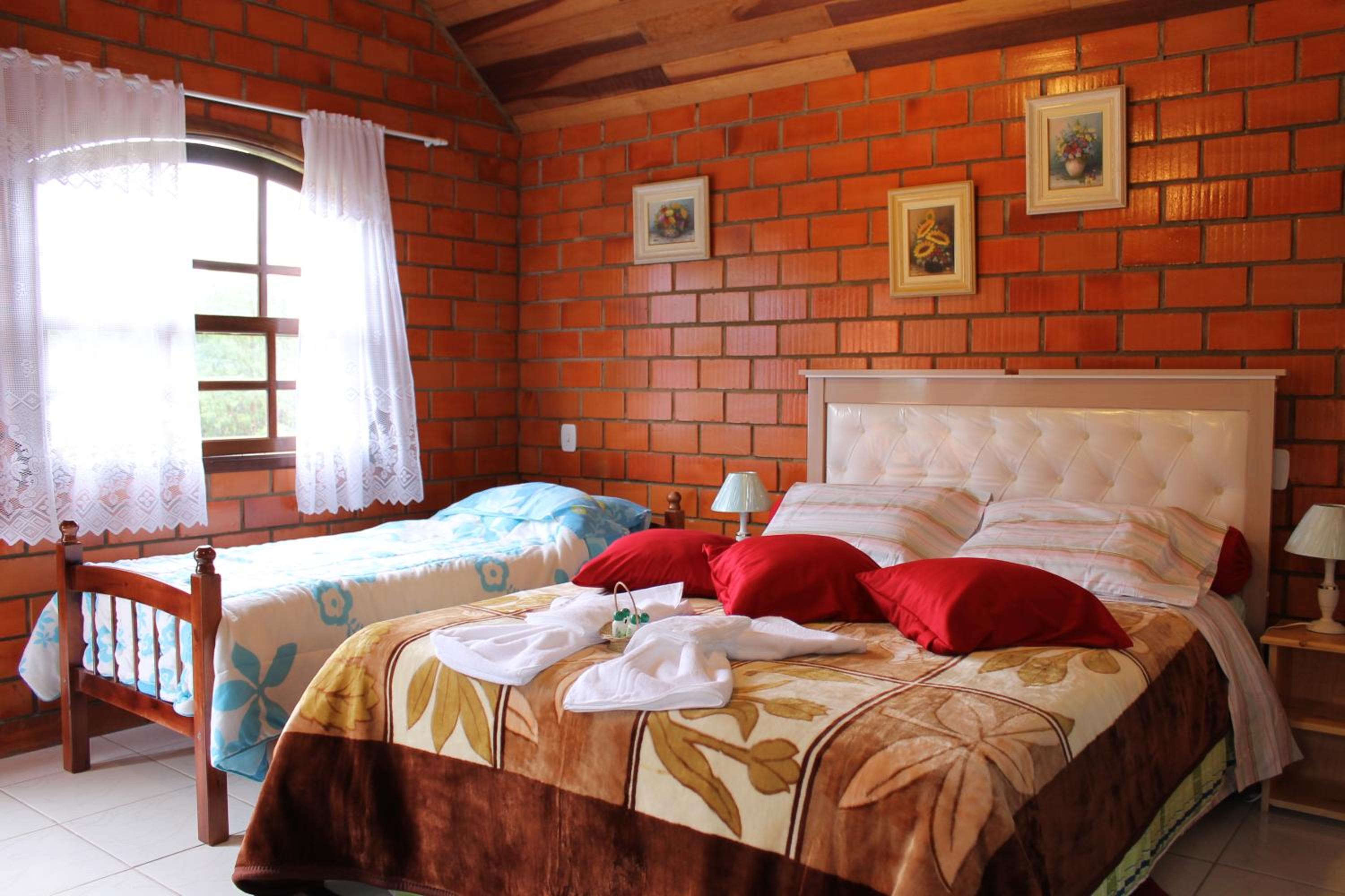 Chalet with Spa Bath (2 Adults)