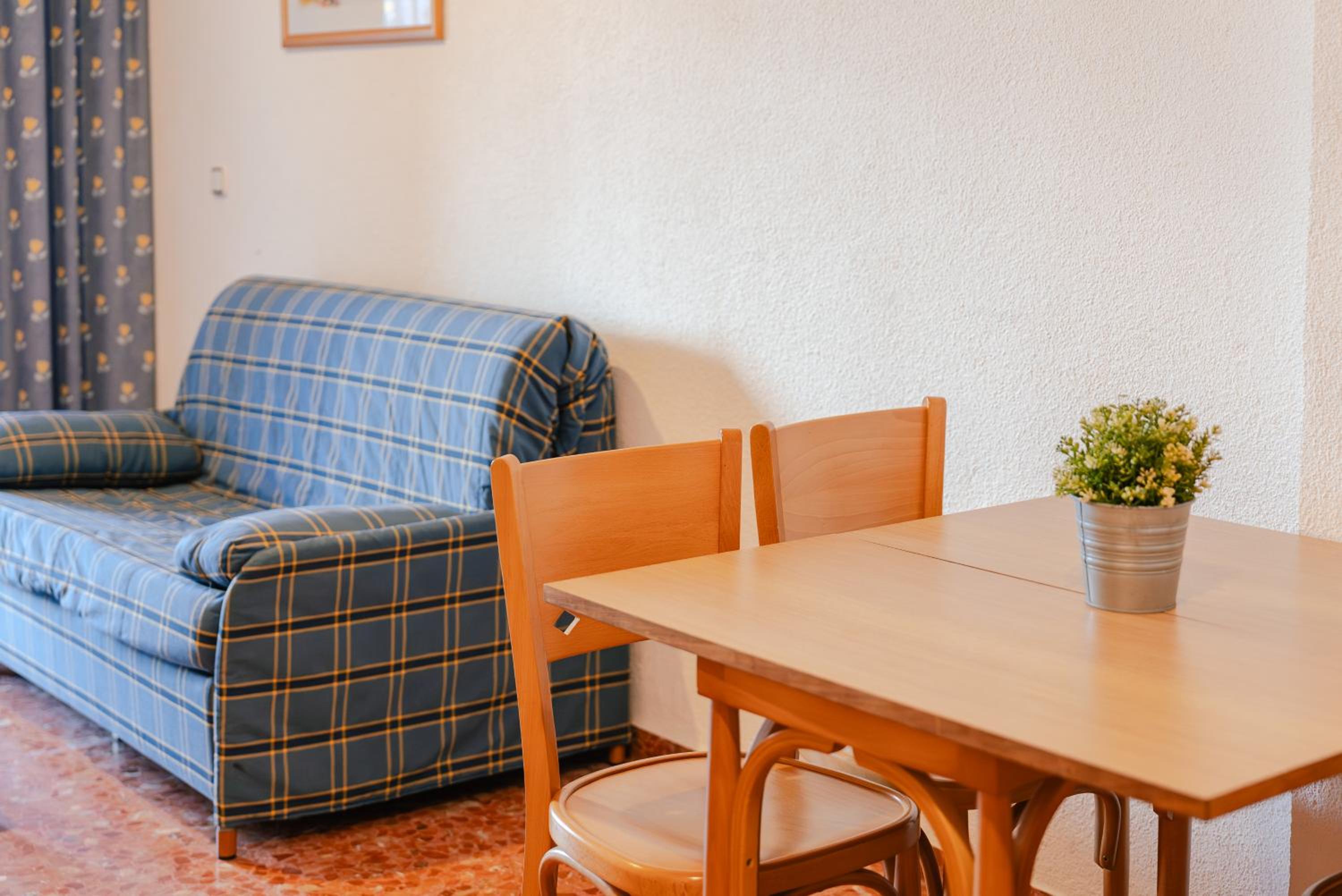 One-Bedroom Apartment (3 Adults) thumbnail 6