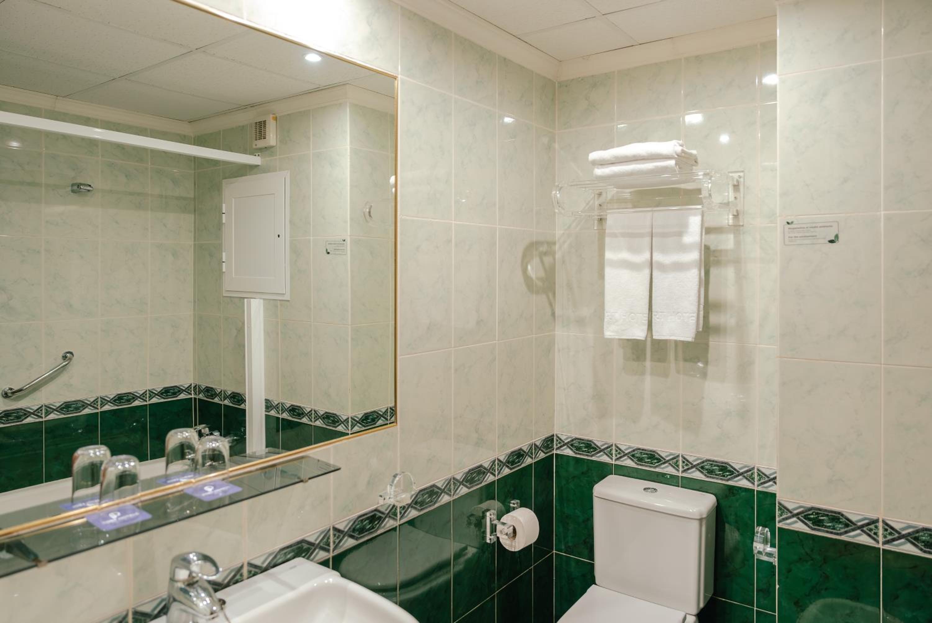 One-Bedroom Apartment (3 Adults)