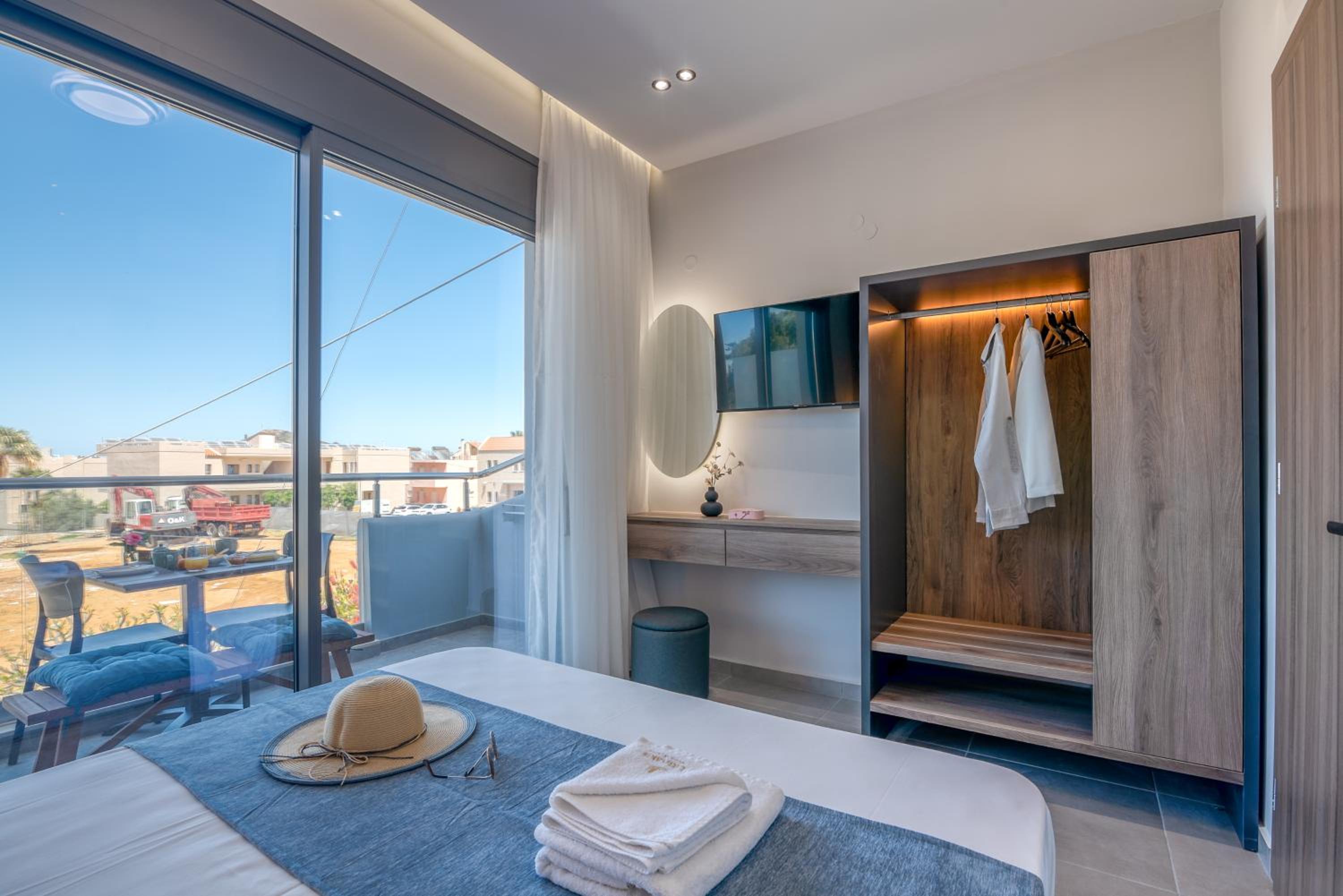 Deluxe One-Bedroom Apartment with Garden View