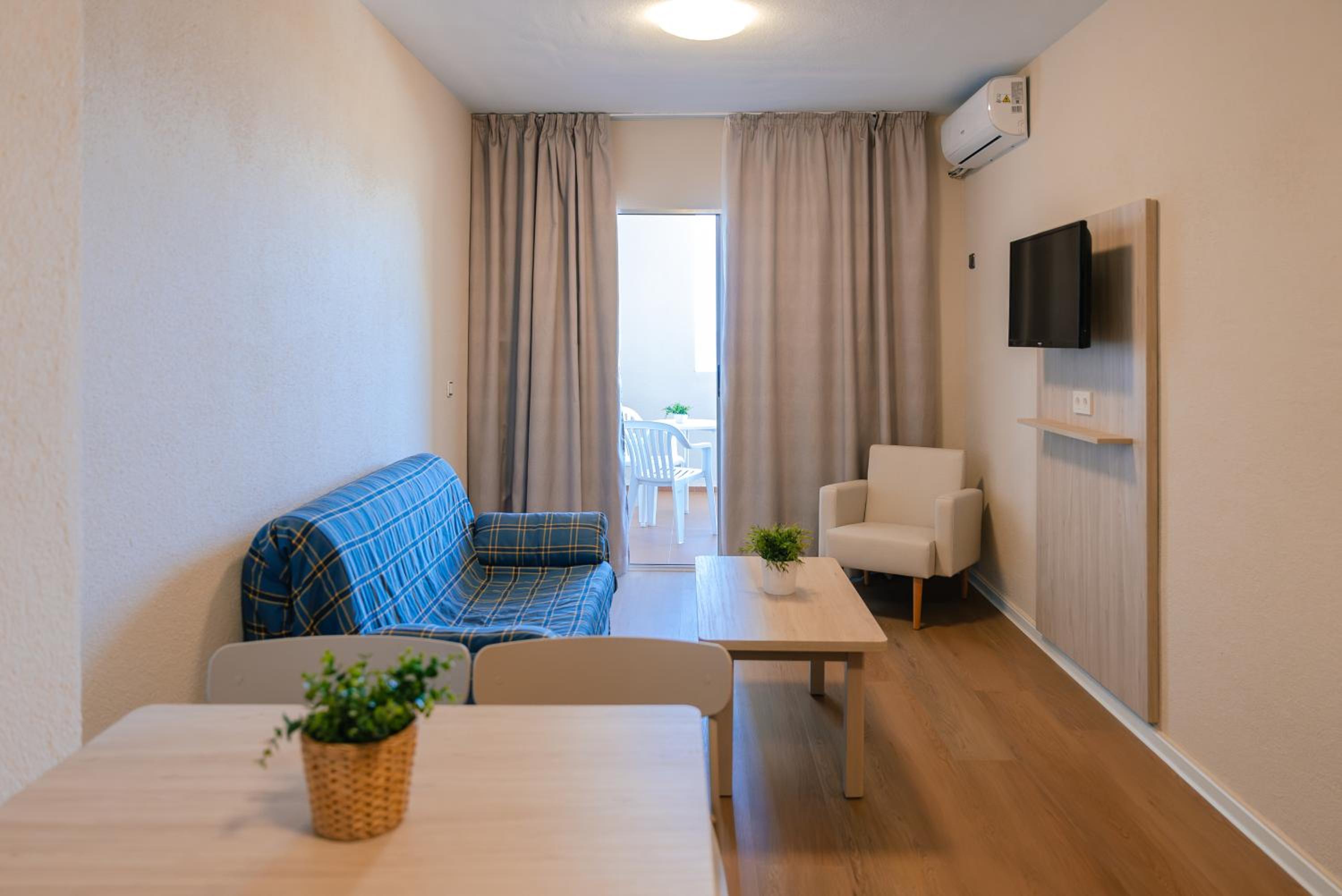 One-Bedroom Apartment with Sea View (2 Adults) photo 1