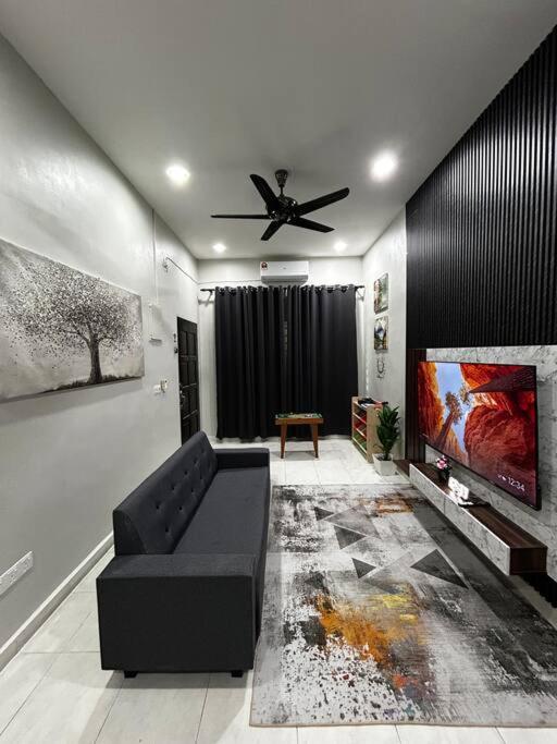 Three-Bedroom House photo 1