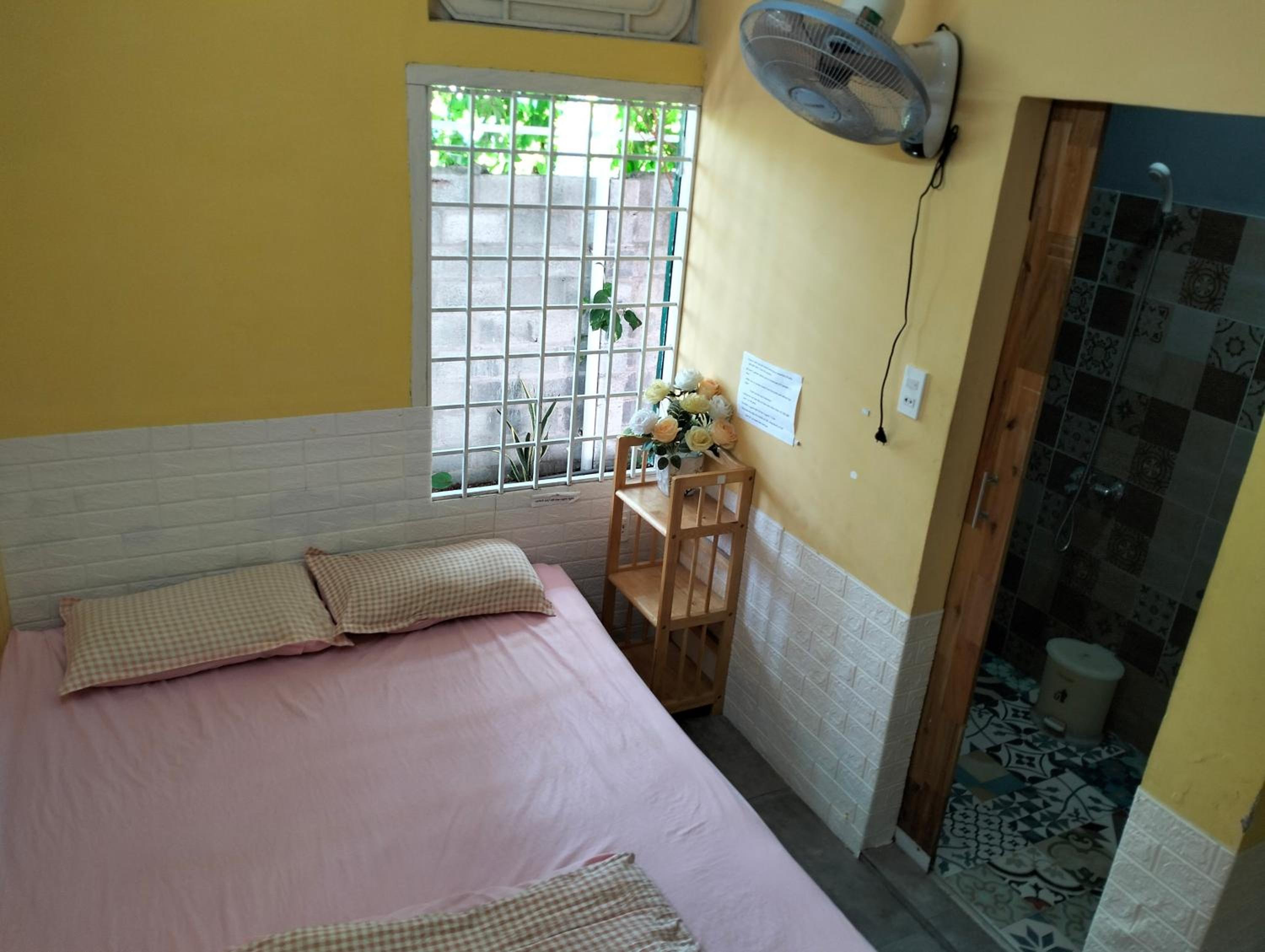 Double Room with Private Bathroom - Photo 18