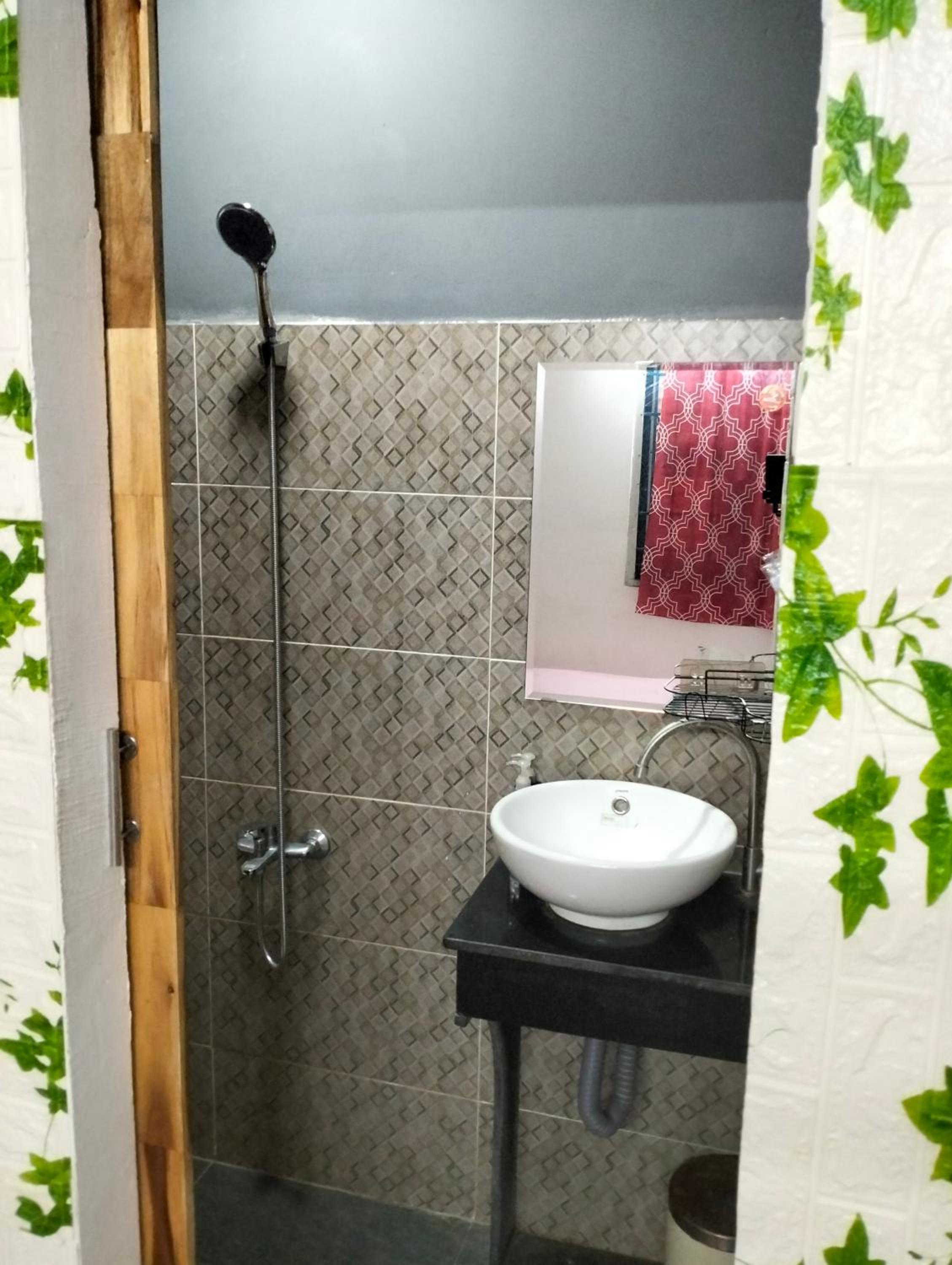 Double Room with Private Bathroom - Photo 4