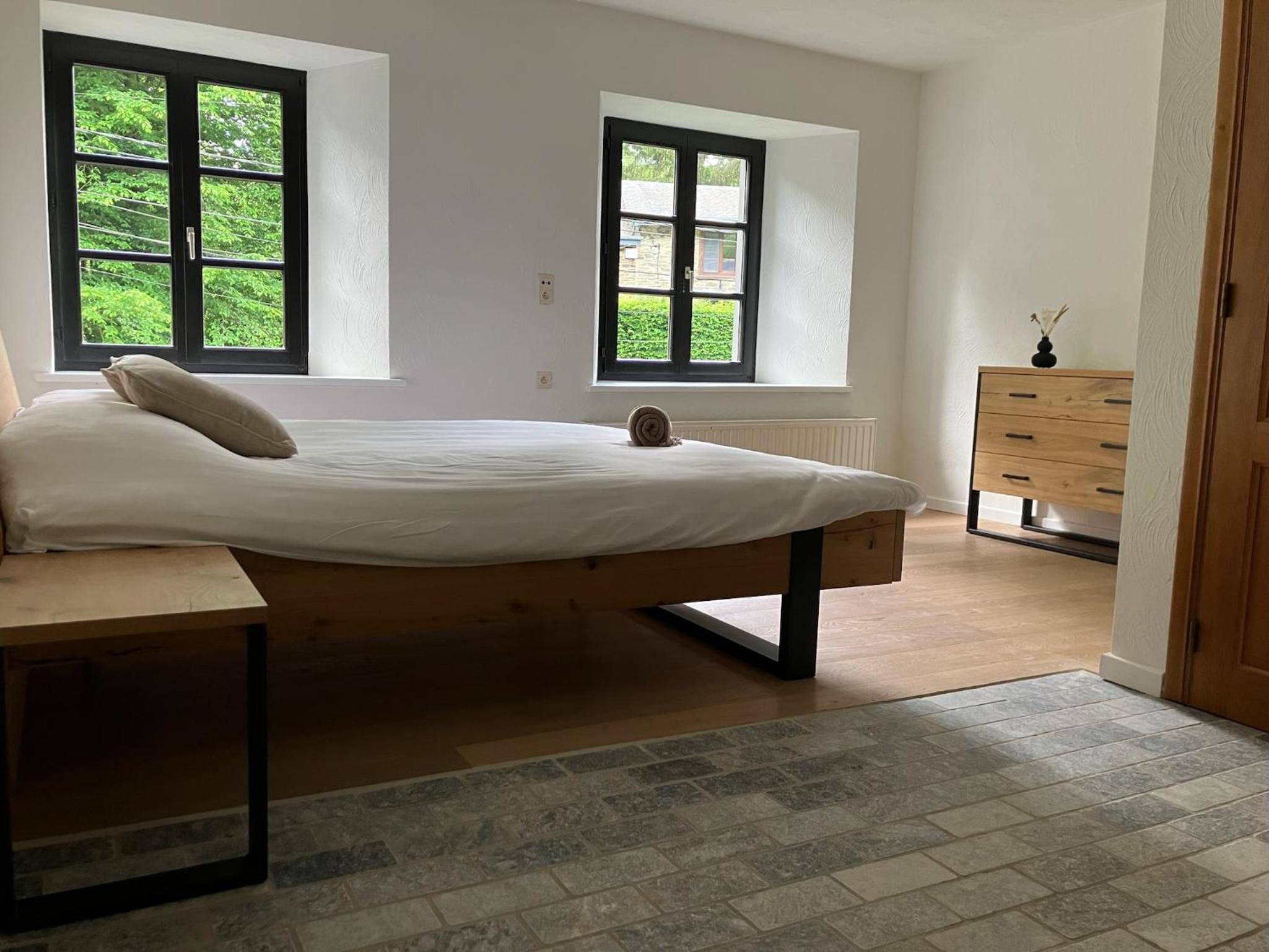 One-Bedroom Deluxe Apartment