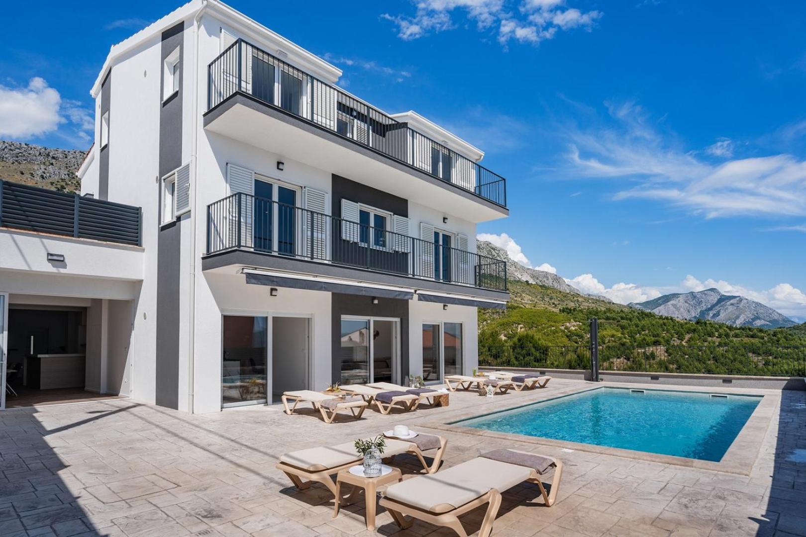 Villa with Private Pool photo 2