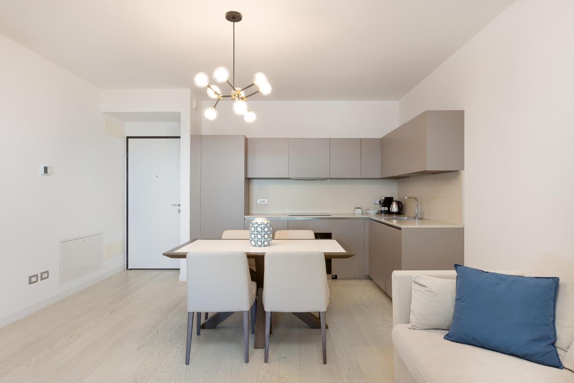 Apartment photo 2